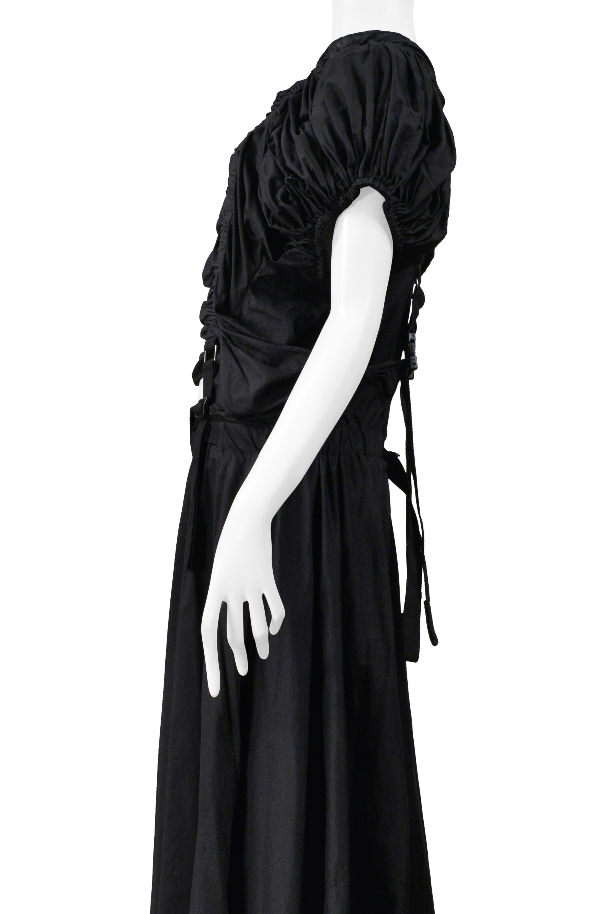 Junya Watanabe Schwarzes Baumwoll-Fallschirmkleid mit Ausschnitt 2003 im Angebot 3