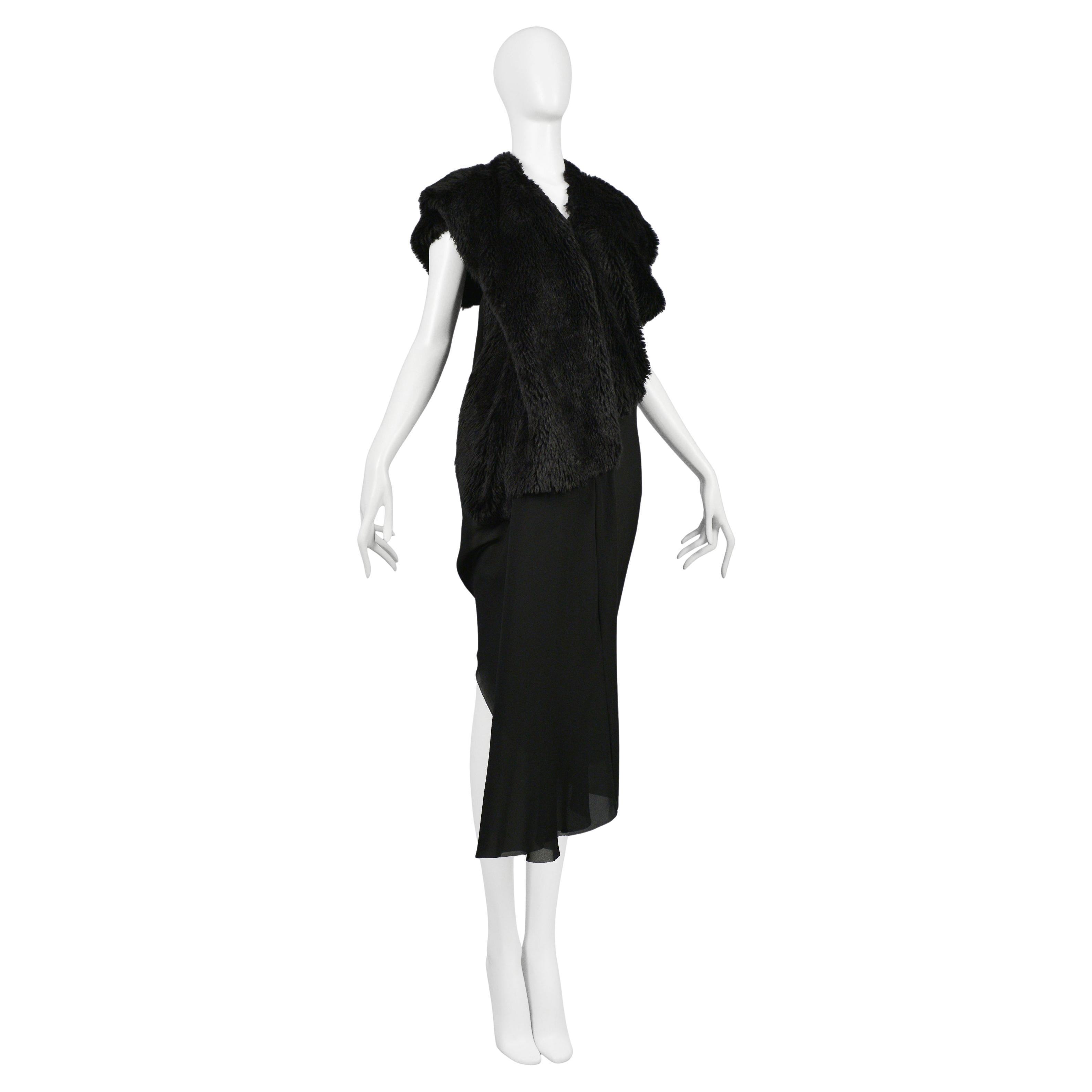 Junya Watanabe - Robe drapée noire avec fausse fourrure