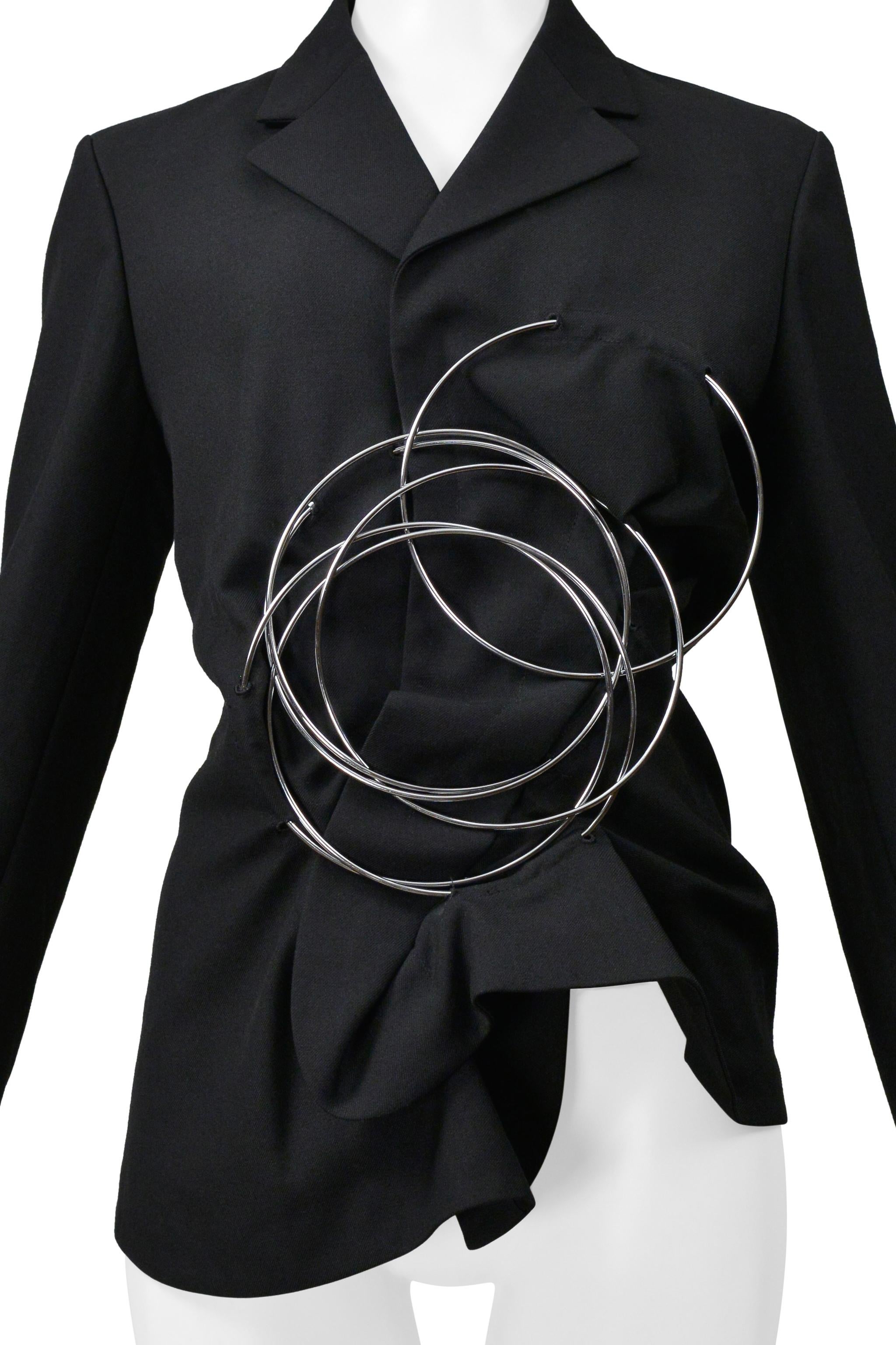 Noir Junya Watanabe Veste noire avec anneaux métalliques dramatiques 1999-2000 en vente