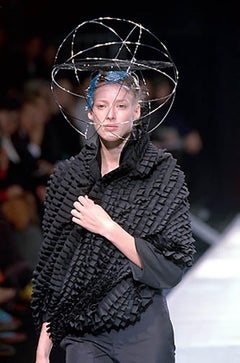 Junya Watanabe Comme des Garçons Frühjahr 2000 – Schwarze Taft-Tunika im Kokon-Schnitt mit Rüschen