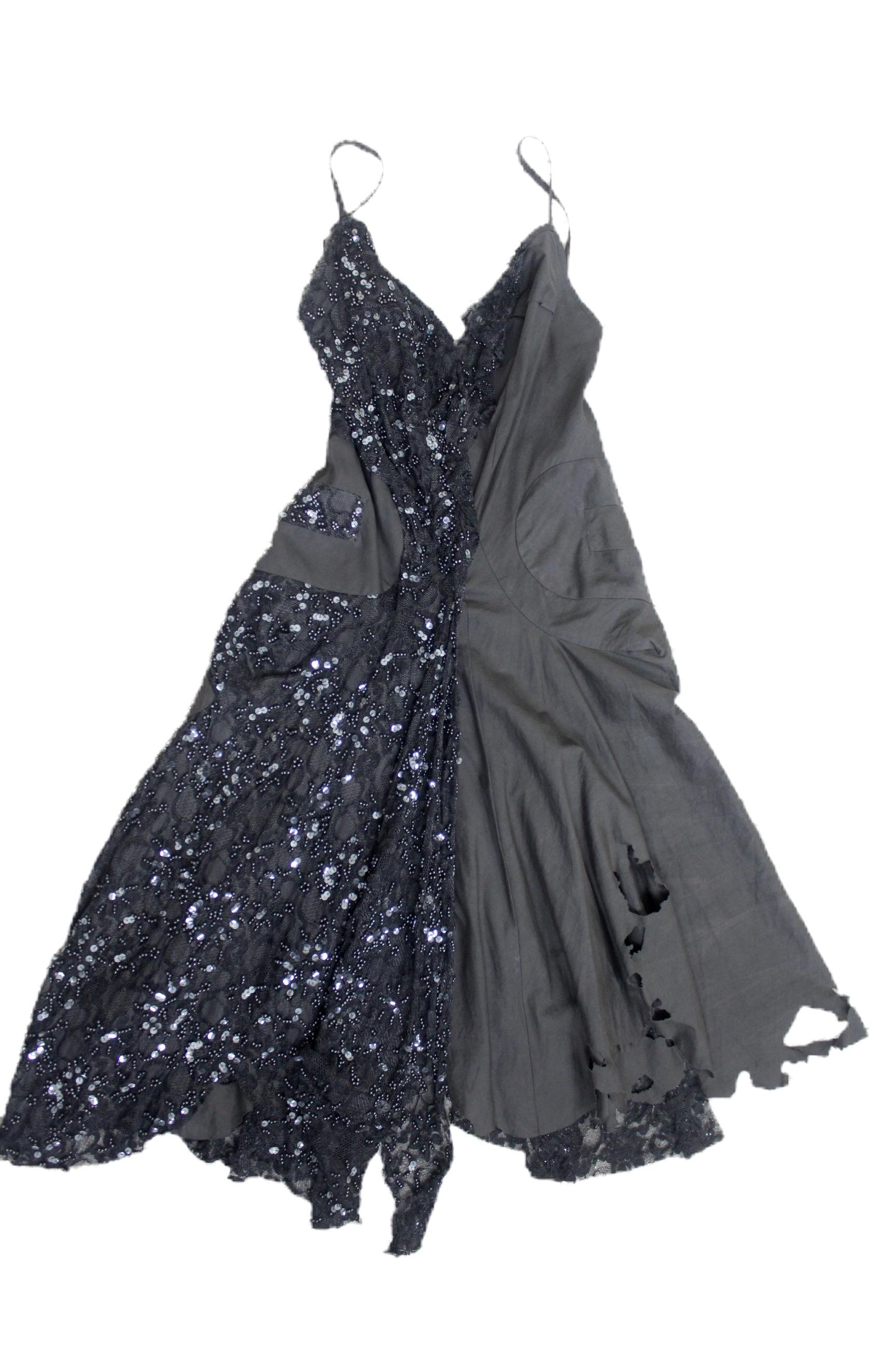 Junya Watanabe Comme des Garcons 2002 Collection Beaded Runway Dress In Good Condition For Sale In Bath, GB
