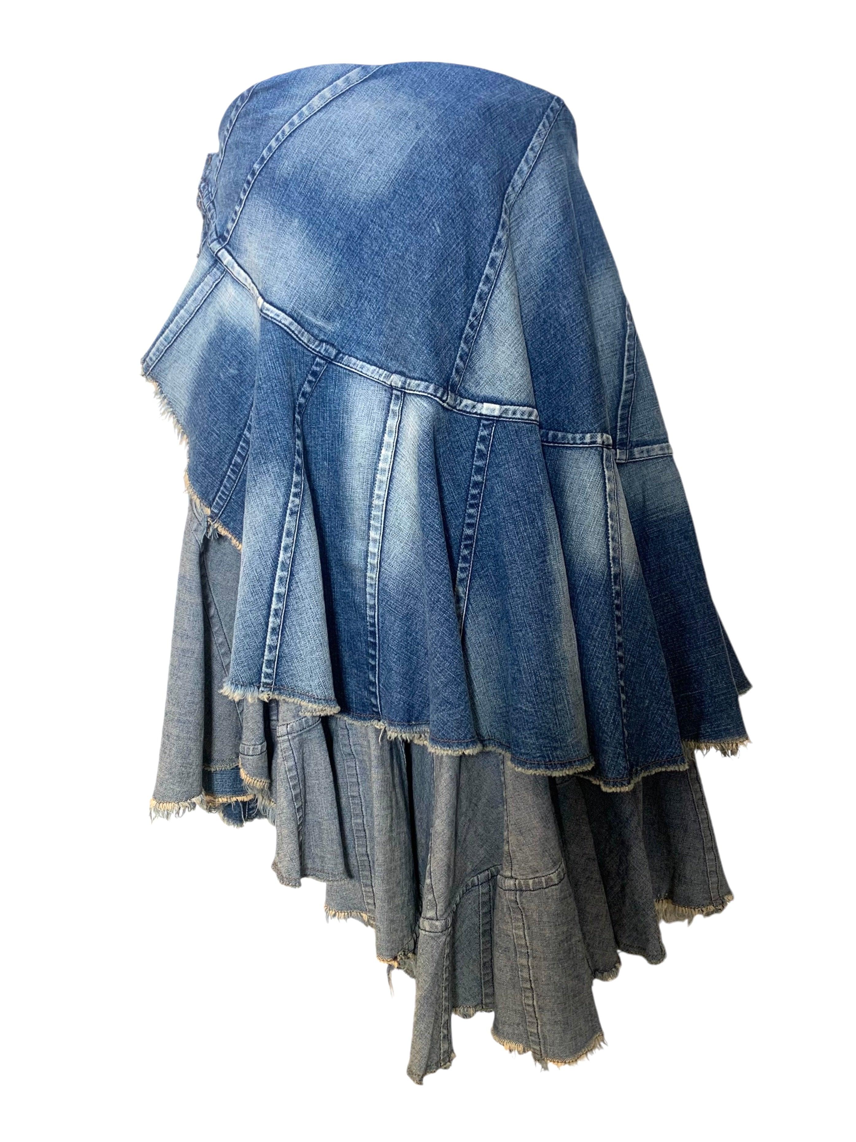 Junya Watanabe COMME des GARÇONS Gestufter Jeansrock mit Dekonstruktionsmuster, 2001 (Grau) im Angebot