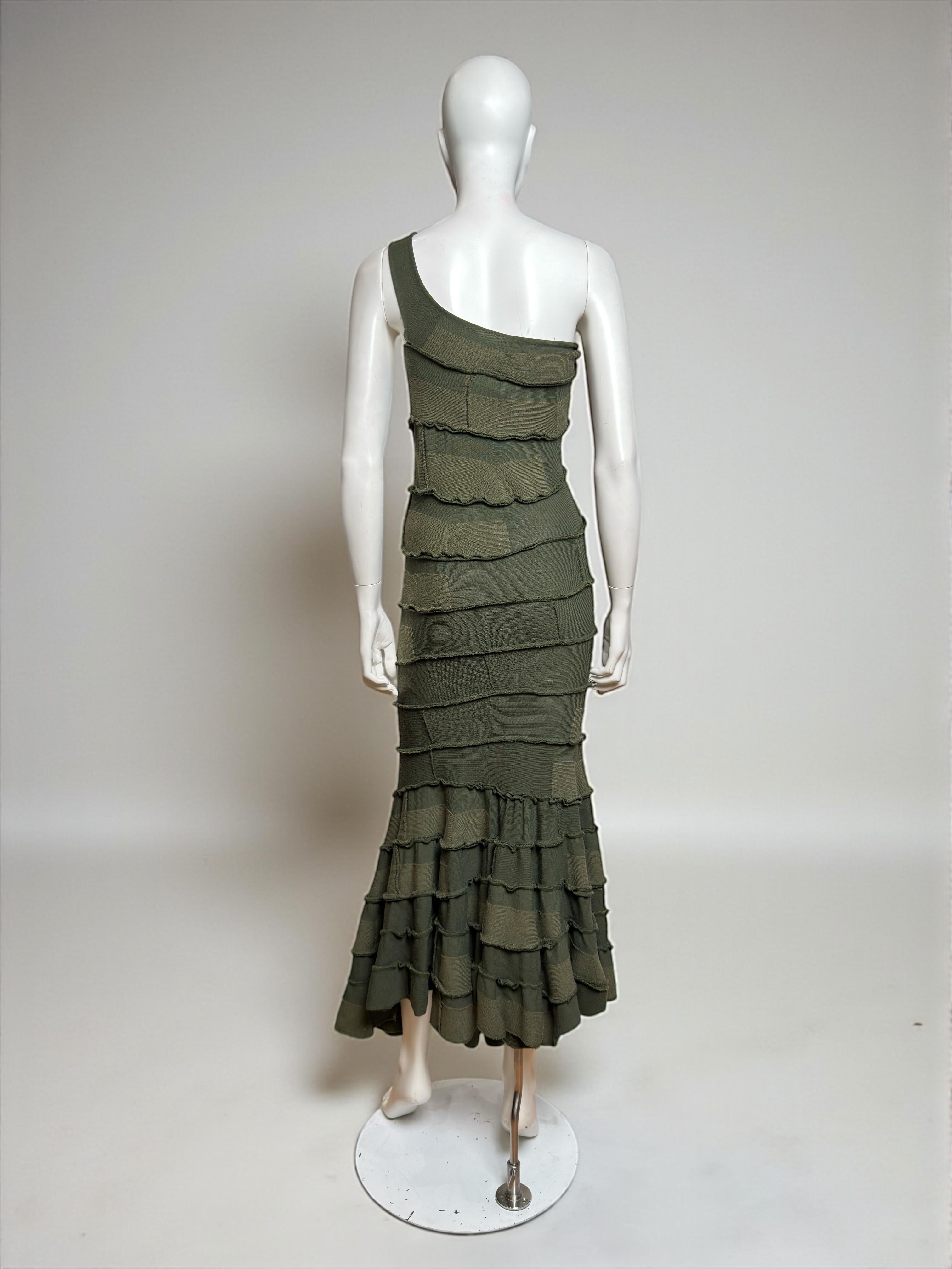 Junya Watanabe F/W 2006 Olive Tiered Military Khaki One-Shoulder Maxi Dress Pour femmes en vente