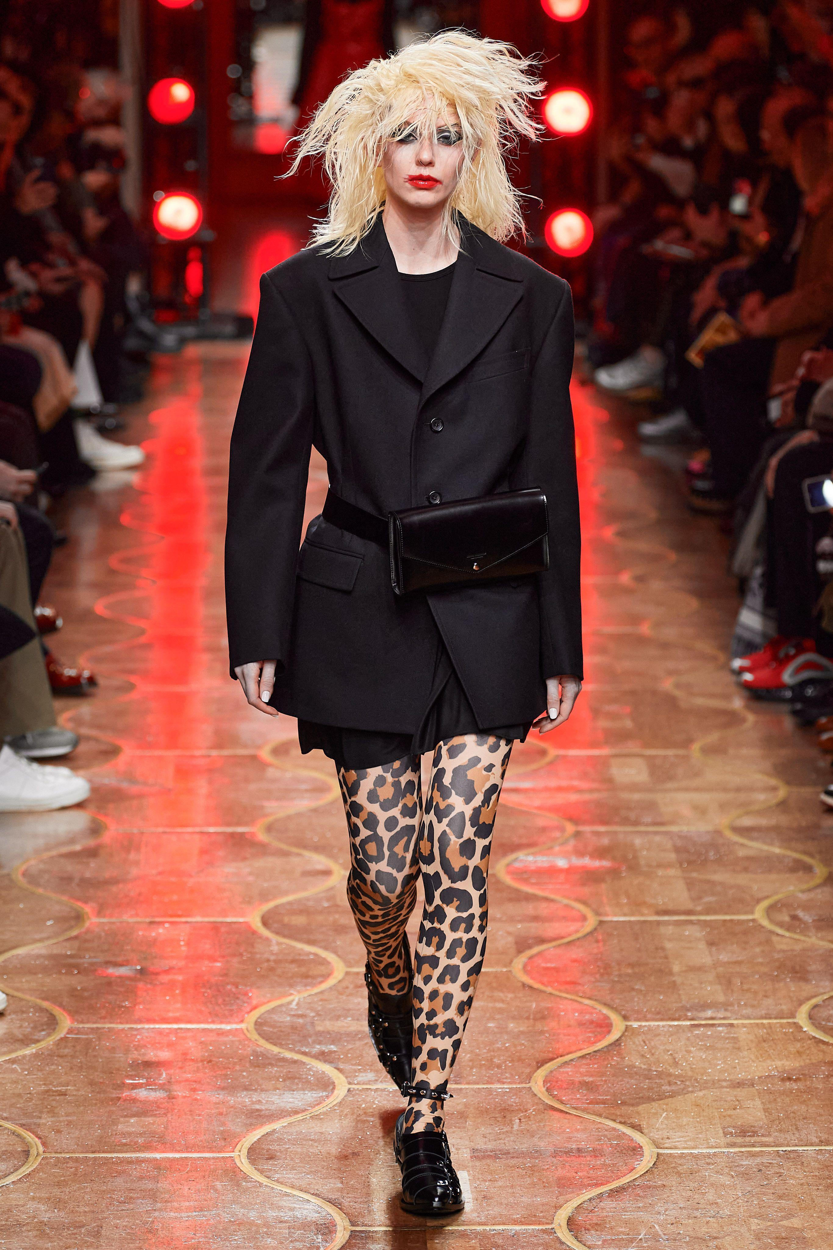 - Designed by Junya Watanabe
- Fall Winter 2020
- Runway item
- Leopard print leggins
- Very slim fit
- Leopard animalier pattern
- Very good condition
- Made in Japan
- Materials: Polyester
- Size: FR 34 - IT 38 - UK 6 - US 2 -