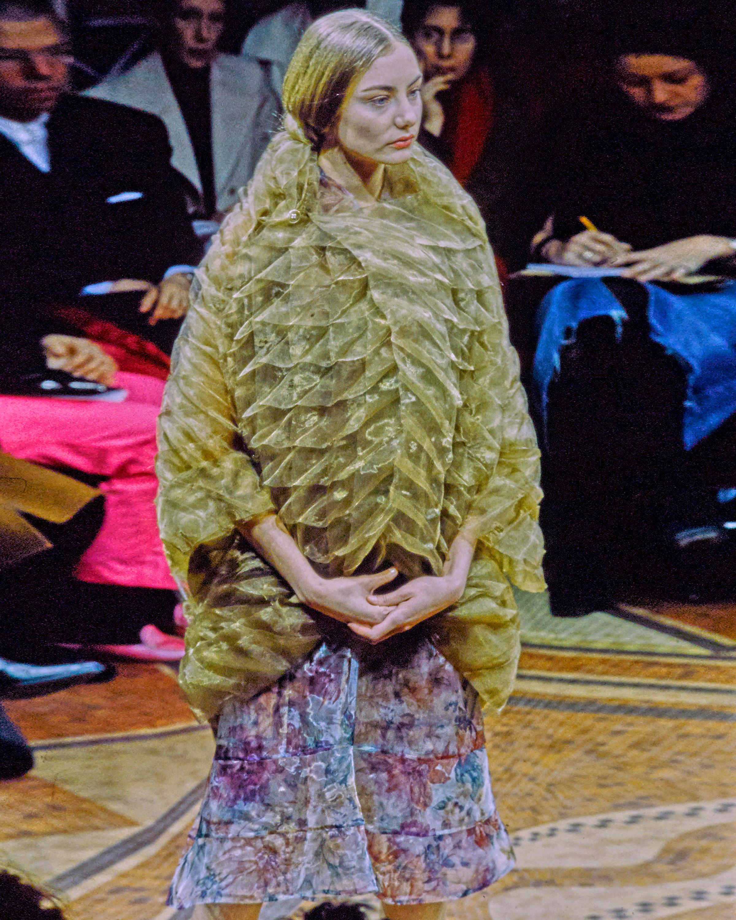 Junya Watanabe 'Techno-Couture' honeycomb organza runway ensemble, fw 2000 For Sale 1