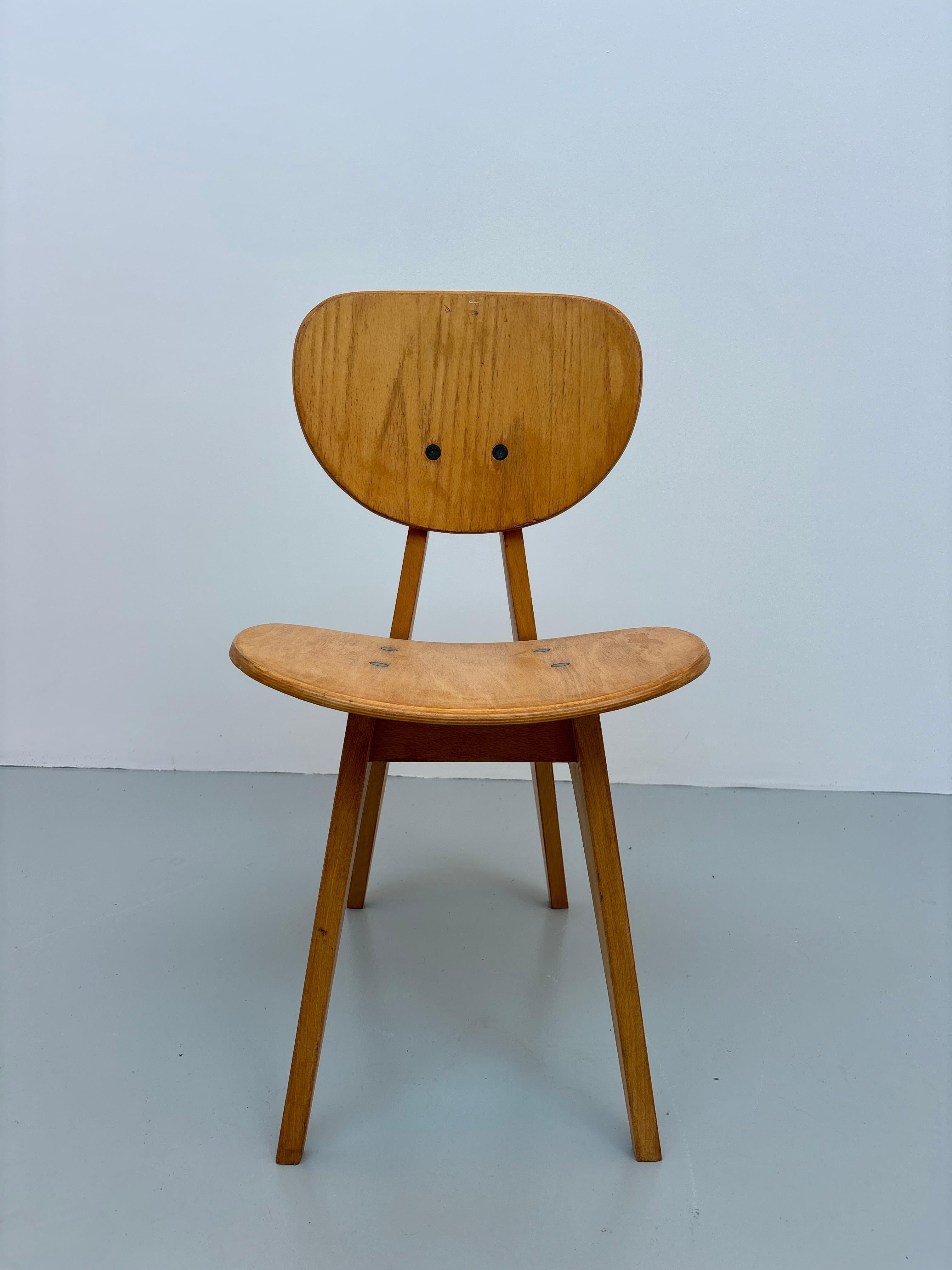 Junzo Sakakura Stuhl (Mitte des 20. Jahrhunderts) im Angebot