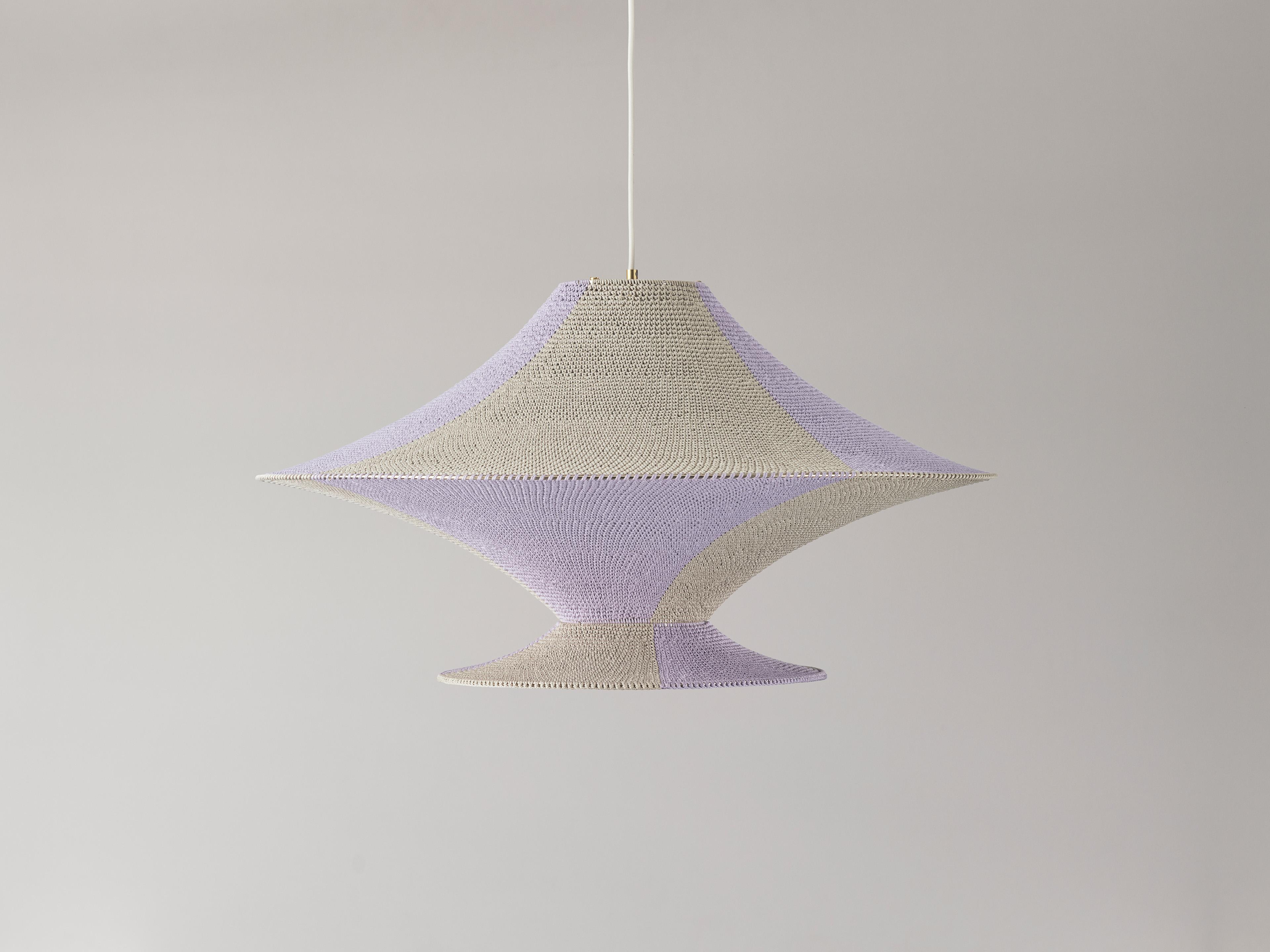 Autre Pendentif Arlequin Solitaire Jupe, fabriqué à la main, Ø80cm/31.5in en vente