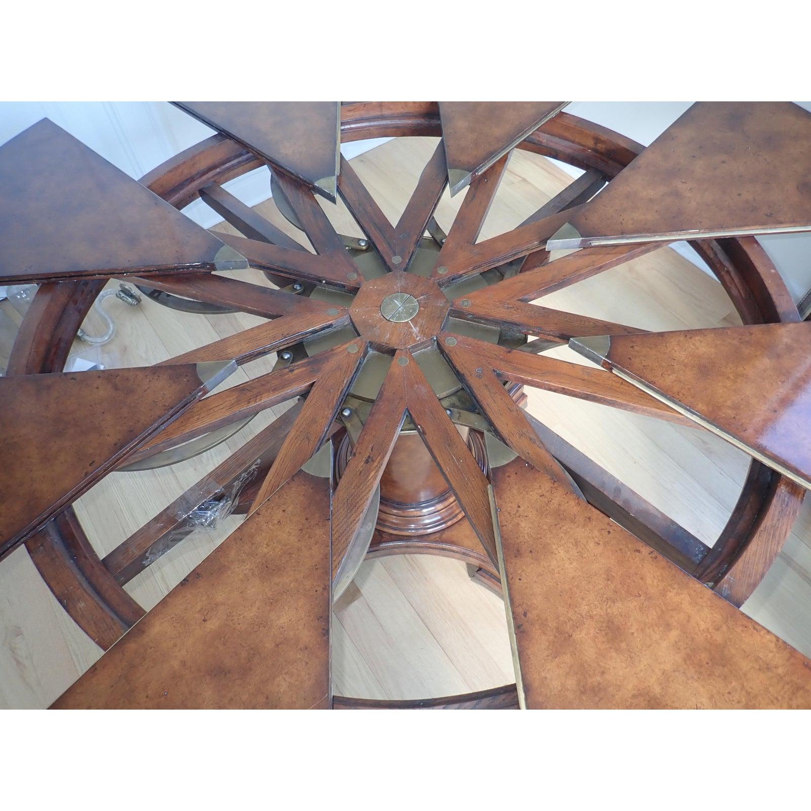 Régence Jupe Style Round Dining Table