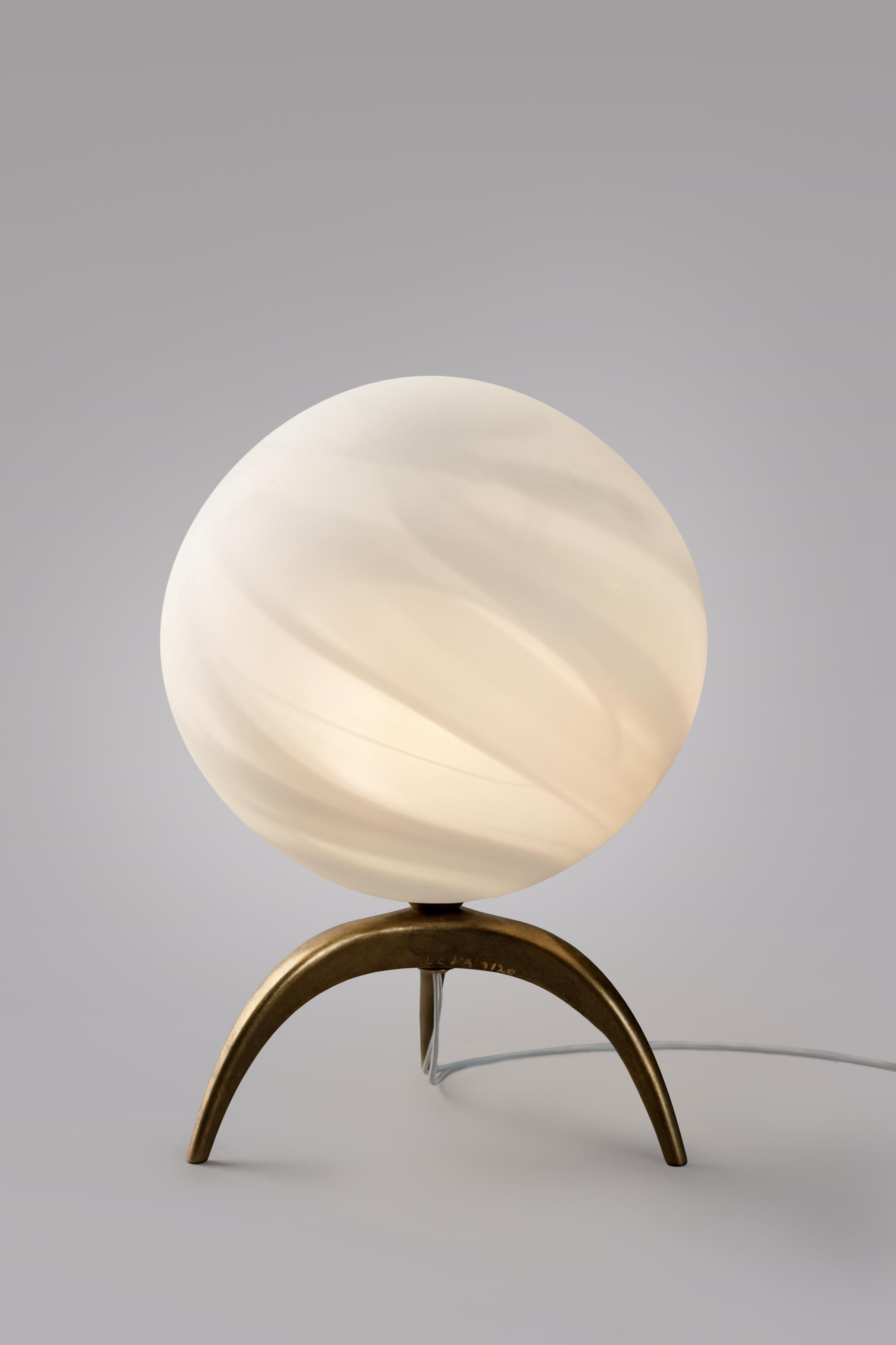 Moderne Lampe de table en verre soufflé Jupiter, Ludovic Clément d'Armont en vente