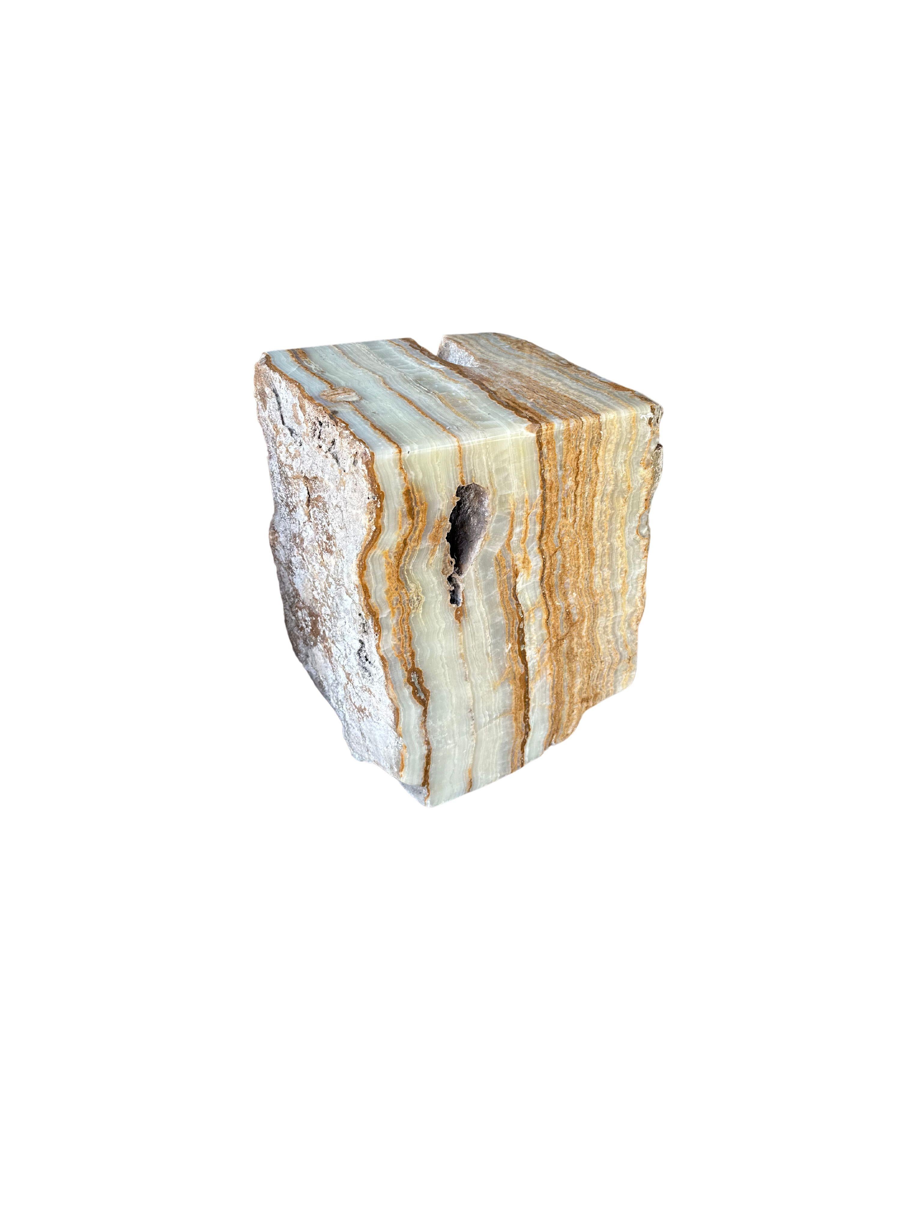 Onyx Table d'appoint Jupiter en marbre onyx aux textures étonnantes, organique moderne en vente