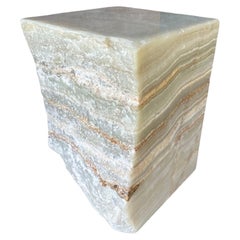 Table d'appoint Jupiter en marbre onyx aux textures étonnantes, organique moderne