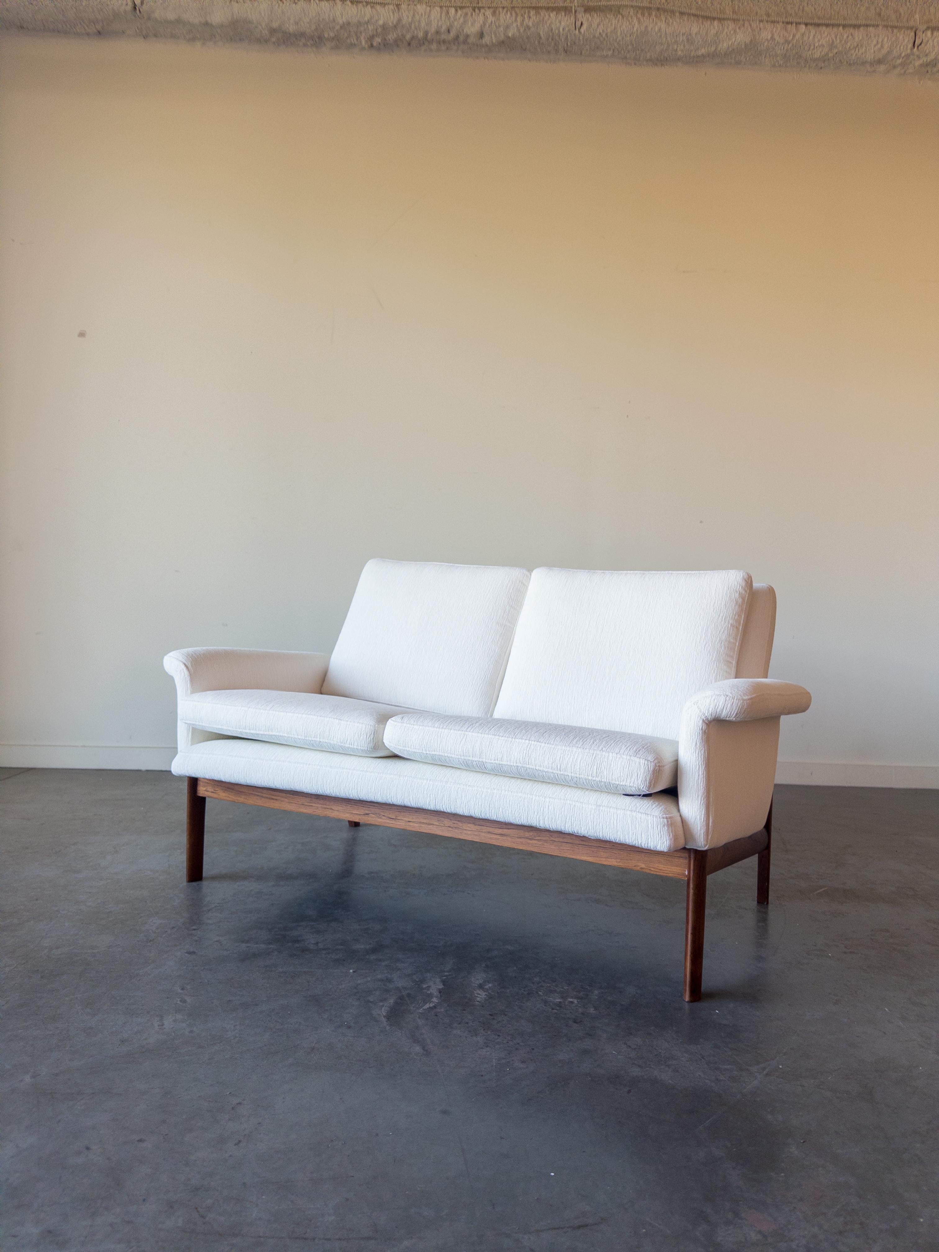 Scandinavian Modern Jupiter sofa model 218 designed by Finn Juhl for France and Son. For Sale