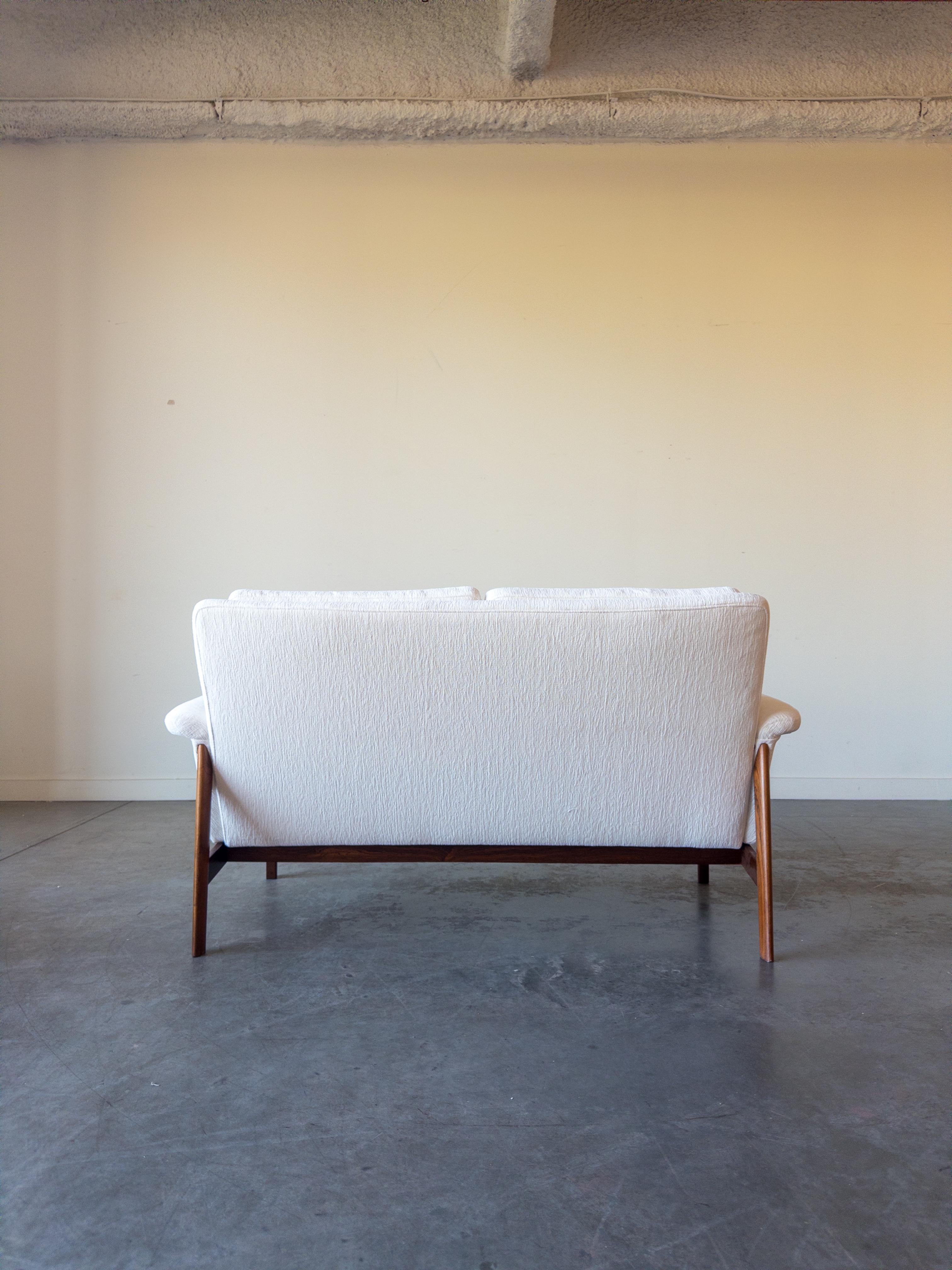 Fabric Jupiter sofa model 218 designed by Finn Juhl for France and Son. For Sale