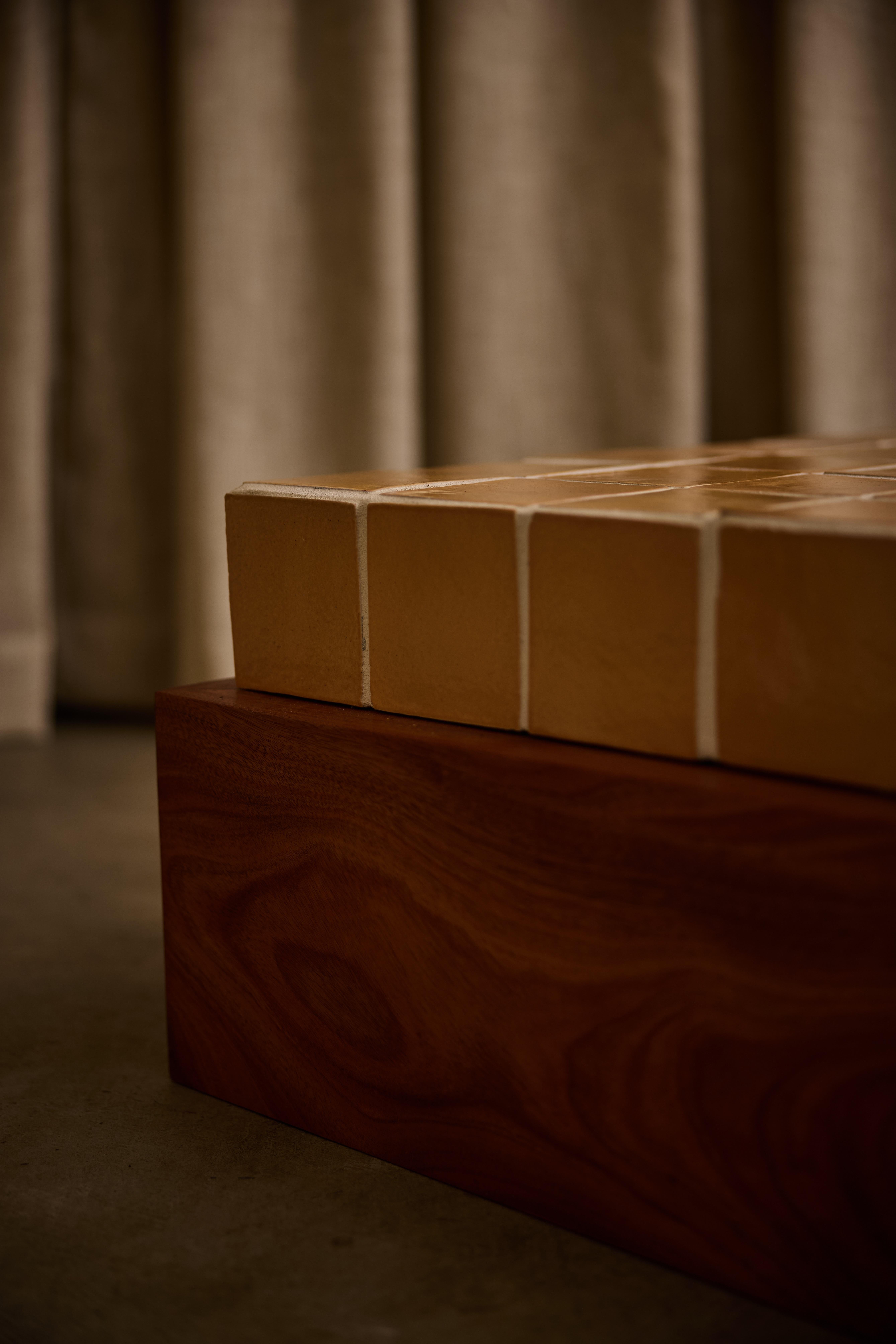 Table basse Jura par Ah Um Design Studio Neuf - En vente à Geneve, CH