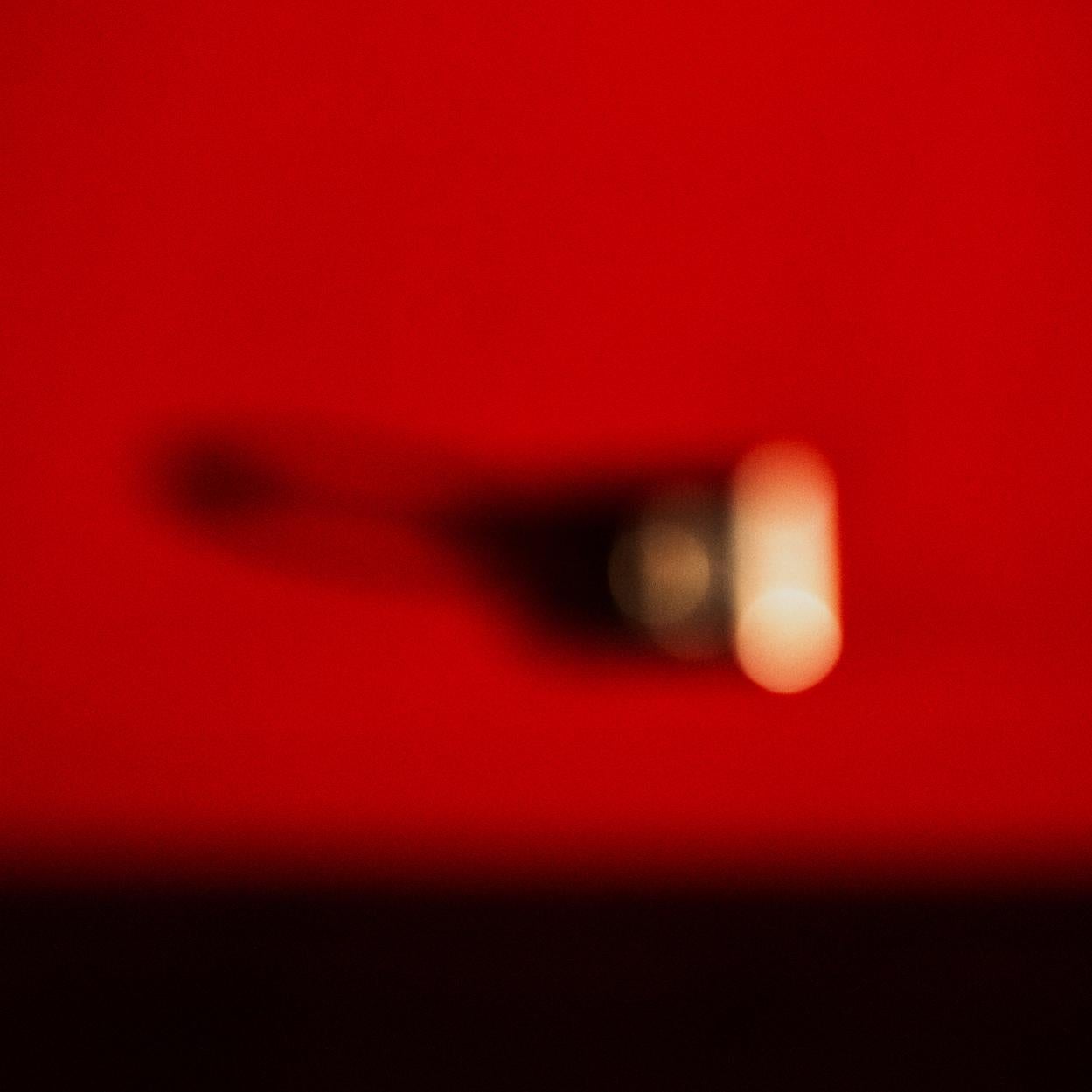 Sin título, 81K_2609 (Fotografía abstracta) - Abstract Photograph Rojo de Jurek Wajdowicz