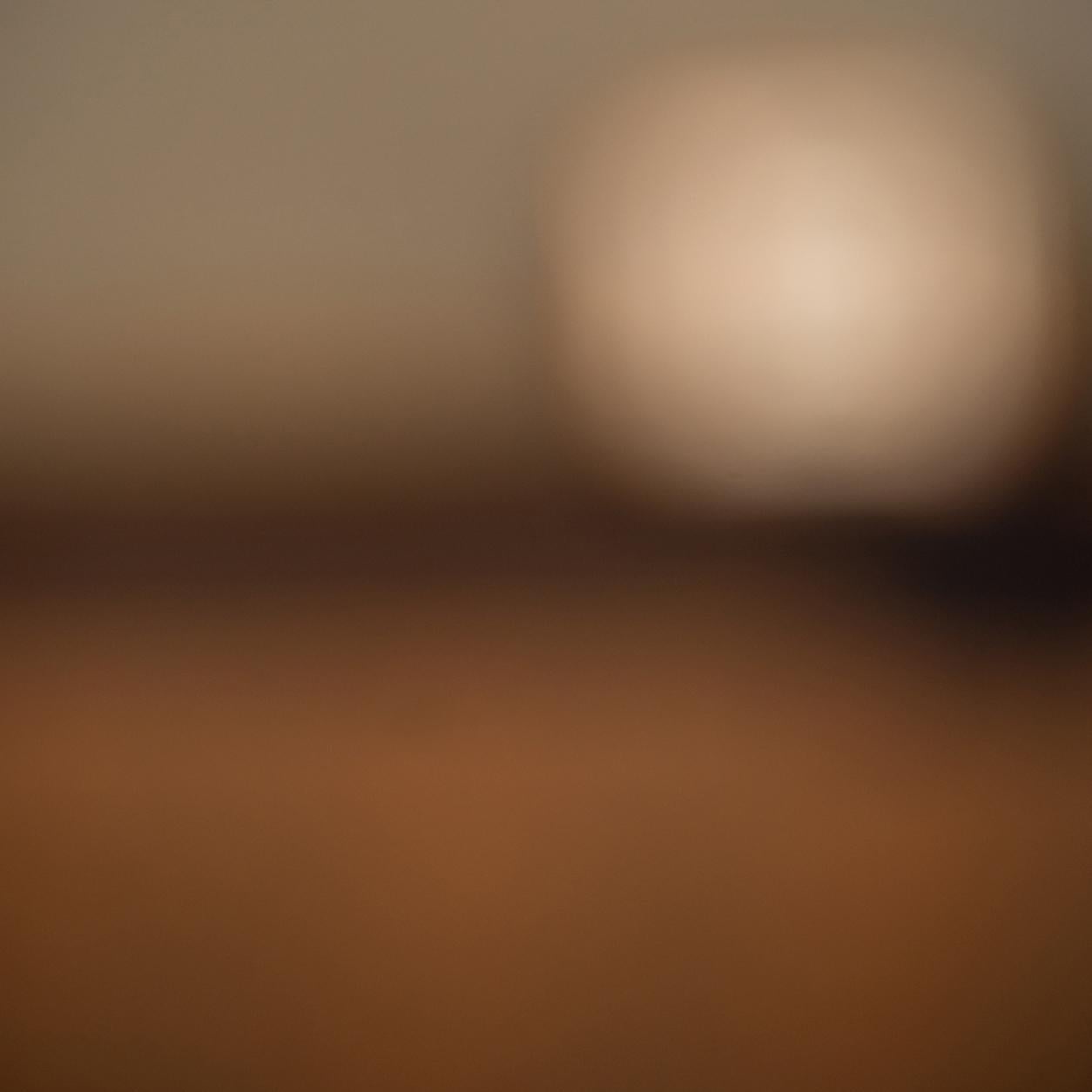Sin título, 8AG_0308 (Fotografía abstracta) - Abstract Photograph Marrón de Jurek Wajdowicz