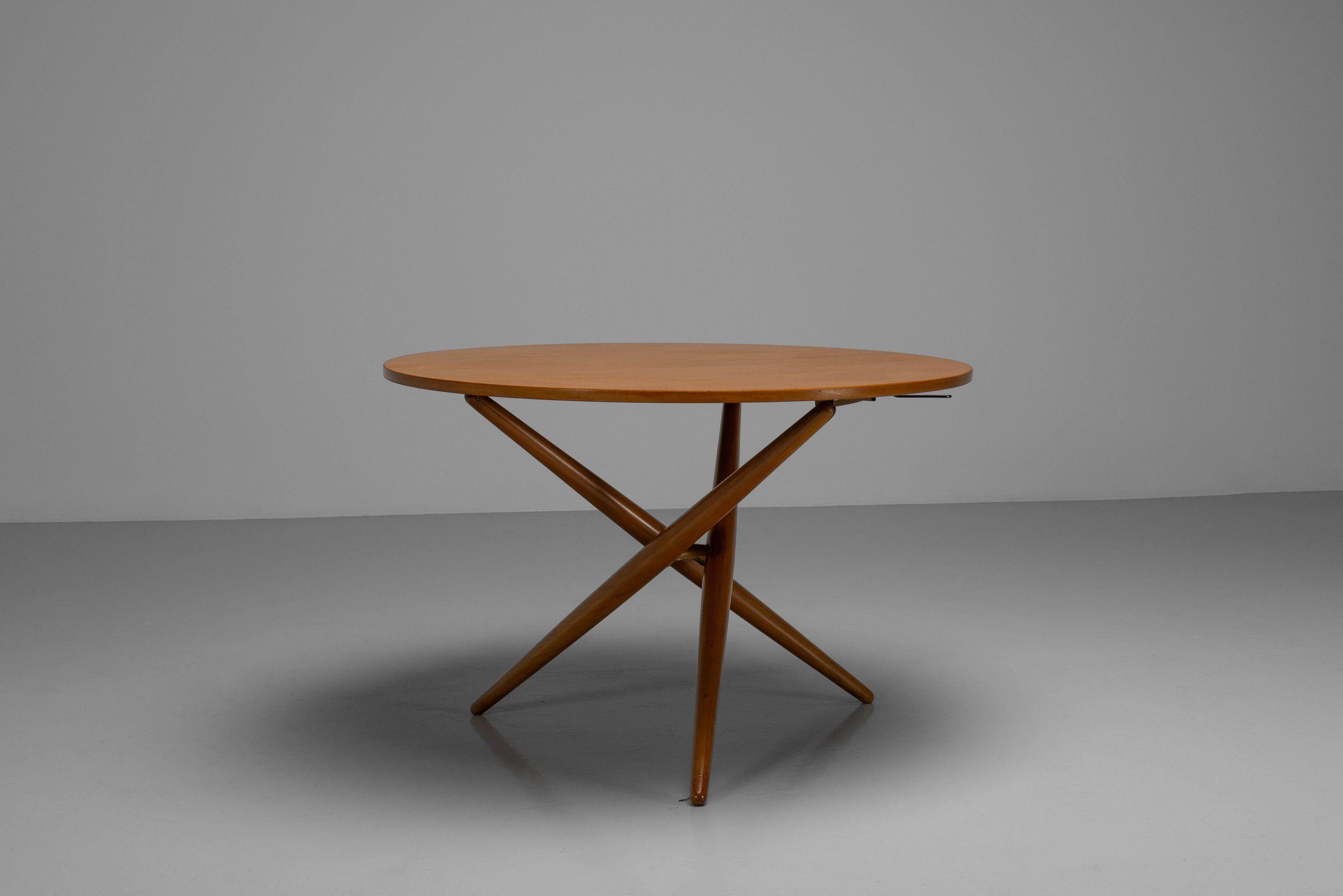 Jürg Bally adjustable coffee dining table Switzerland 1951 In Good Condition For Sale In Roosendaal, Noord Brabant