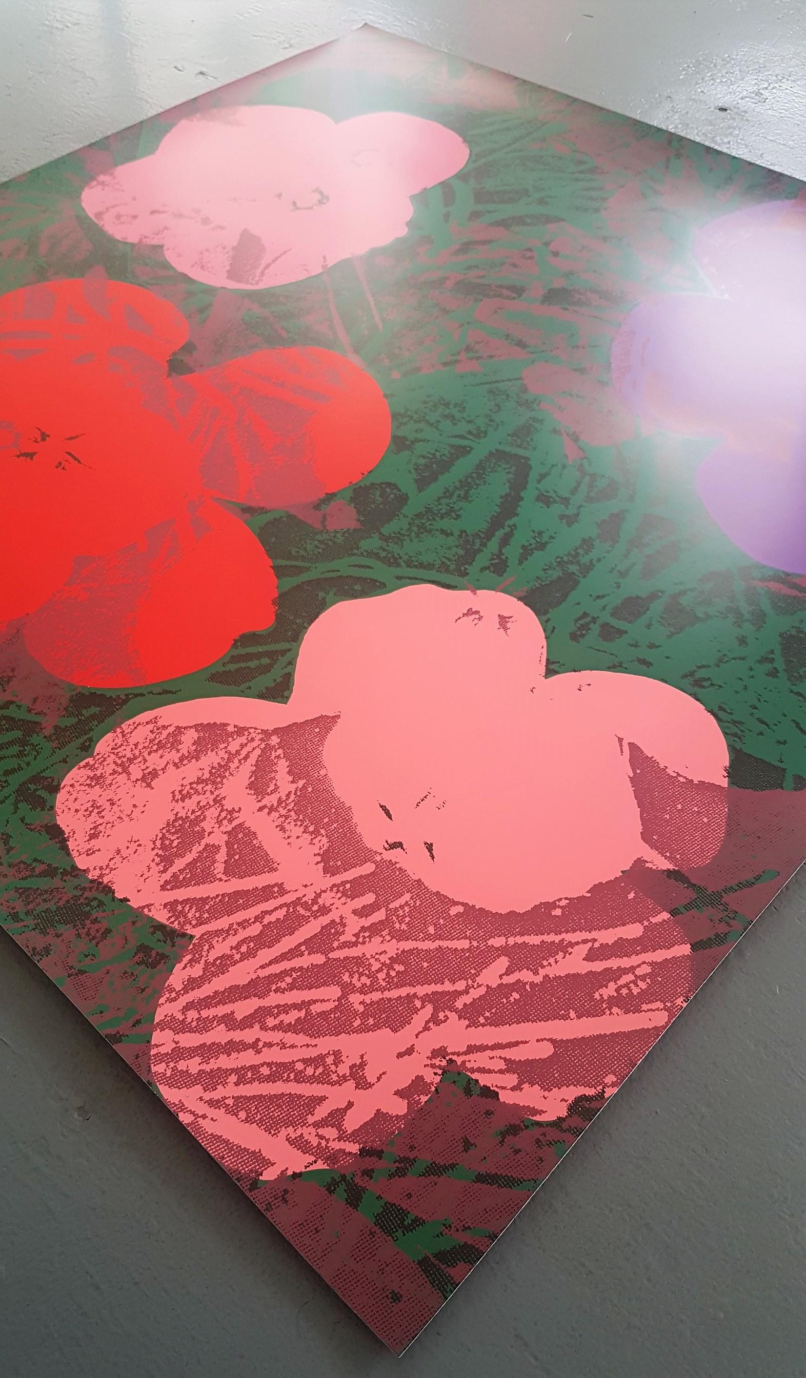 Blumen (Rosa, Rot, Violett, Lila Farbtöne – Pop Art) (~65% OFF-LIST-Preis, SCHLUSSVERKAUFZICHT) (Pop-Art), Print, von Jurgen Kuhl 