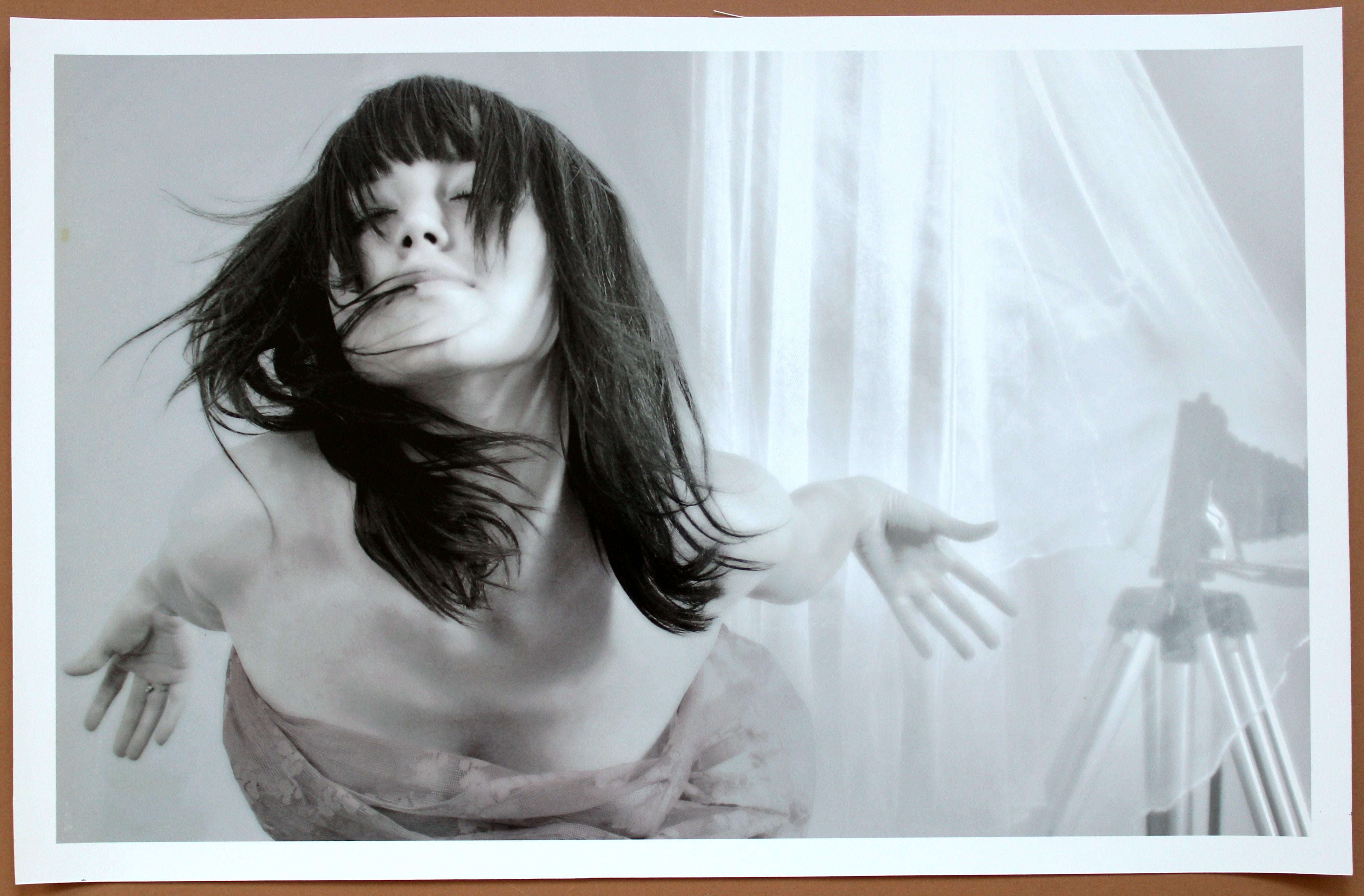Flug. Fotografie, 30x48 cm – Photograph von Juris Abramenko