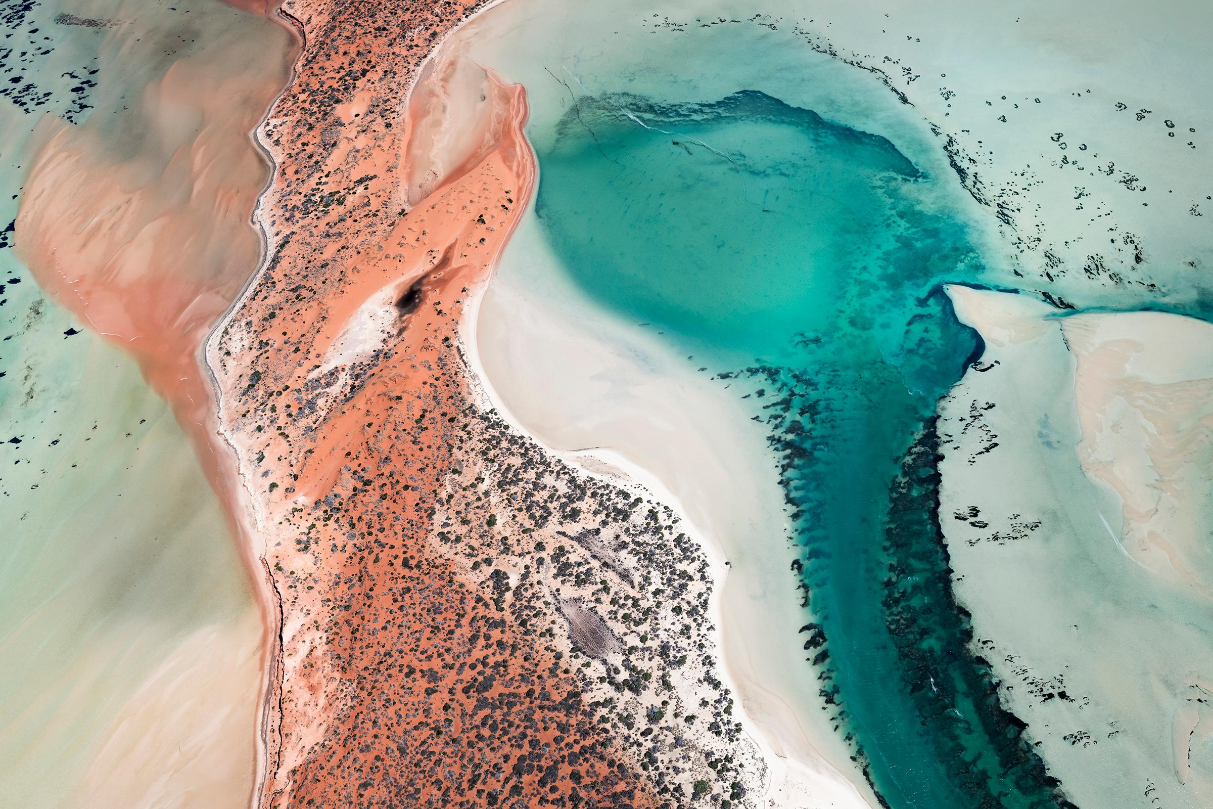 Jussi Grznar  Abstract Photograph – Australien #24 Luft-, zeitgenössische und Landschaftsfotografie