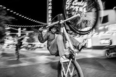 Schwarz-Weiß-Porträtfotografie von 7en, Las Vegas, Nevada, zeitgenössisch 