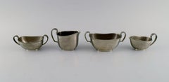 Just Andersen (1884-1943), Dänemark. Zwei Art-Déco-Zuckerschalen aus Zinn und zwei Milchkännchen