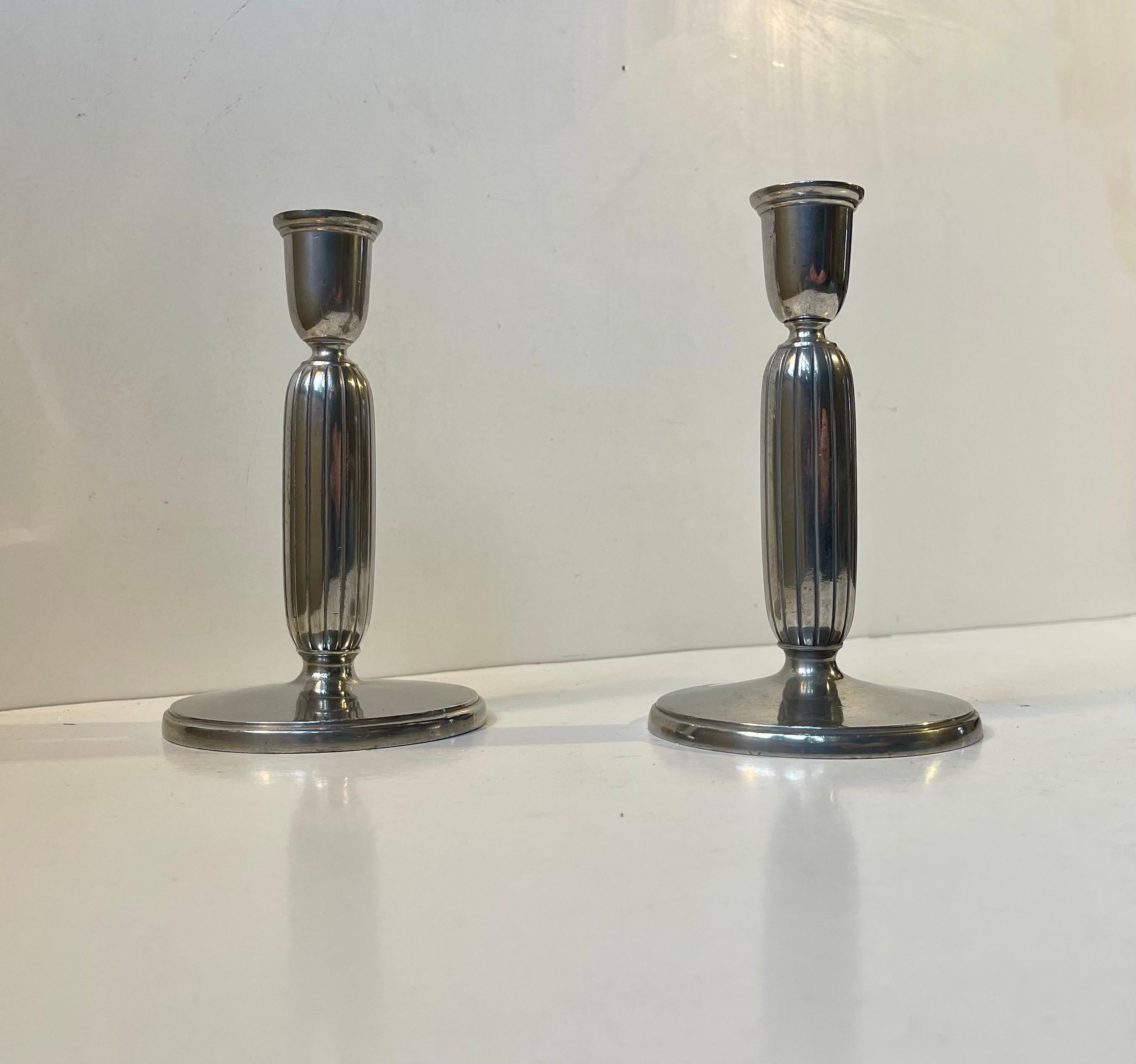 Just Andersen - a Pair of Art Deco Column Candlesticks in Pewter, 1930s In Good Condition For Sale In Esbjerg, DK