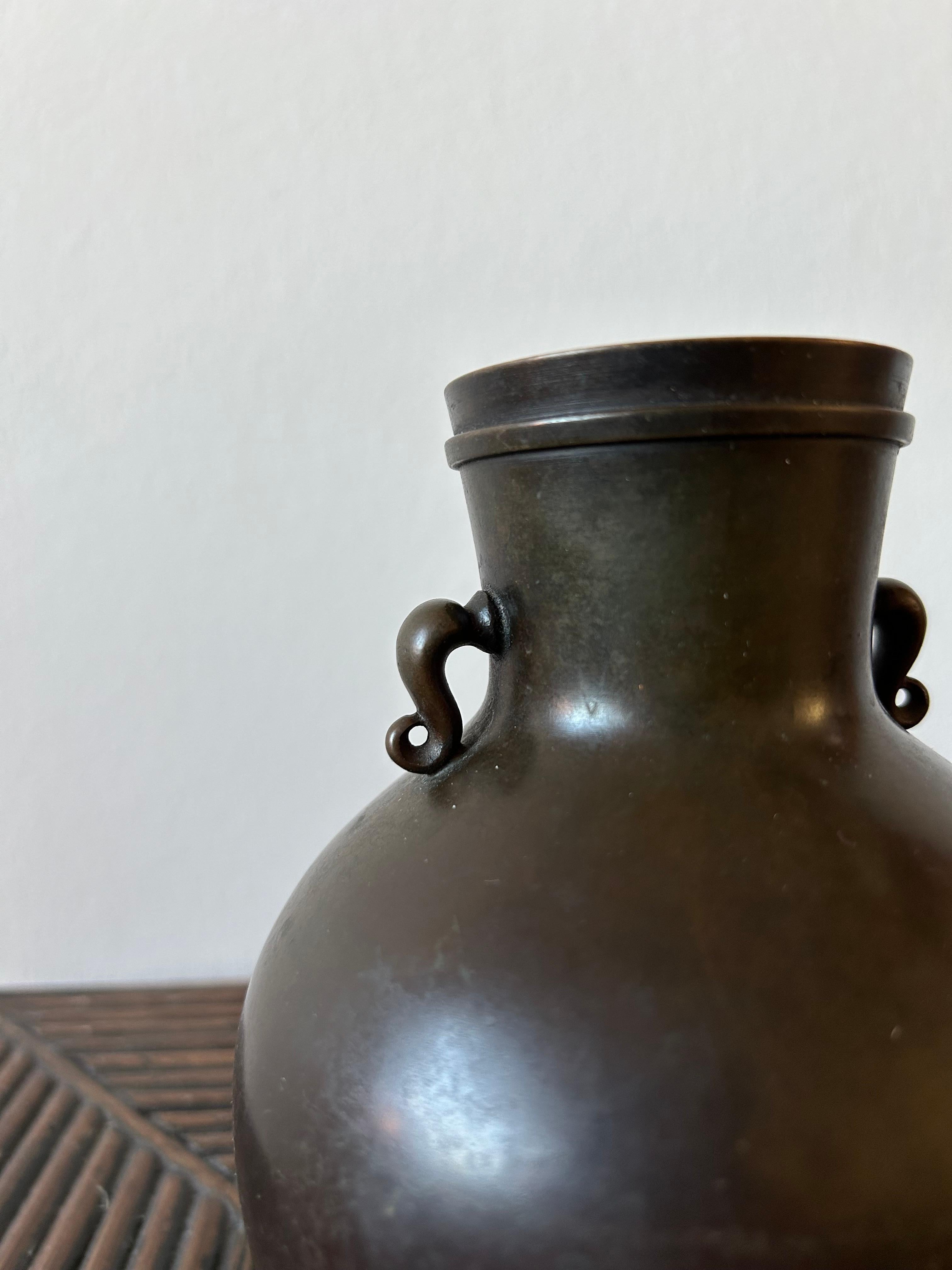 Patiné Vase en bronze Art Déco Just Andersen modèle B2368 en vente