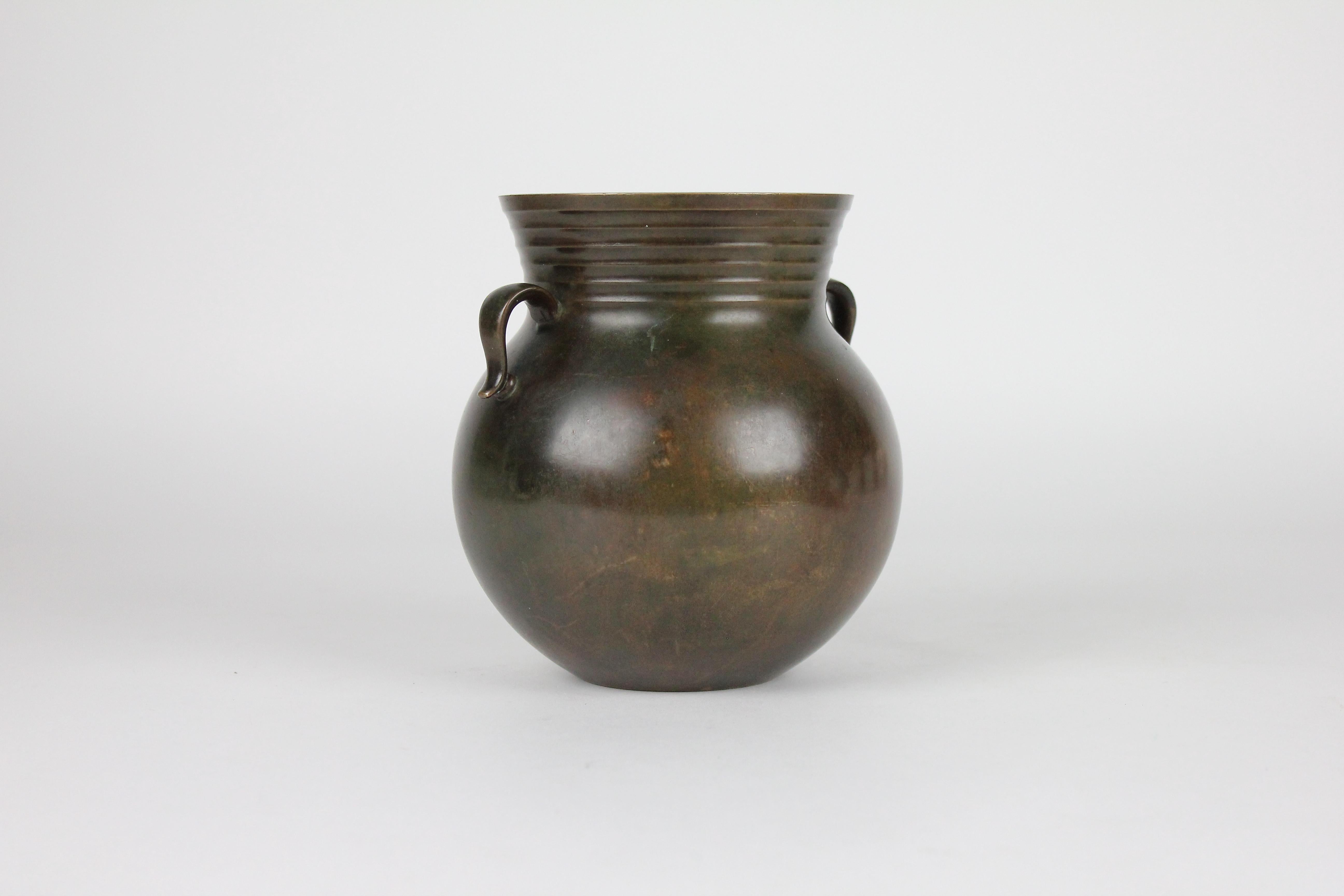 Patinato Vaso in bronzo Just Andersen, Danimarca 1930. in vendita