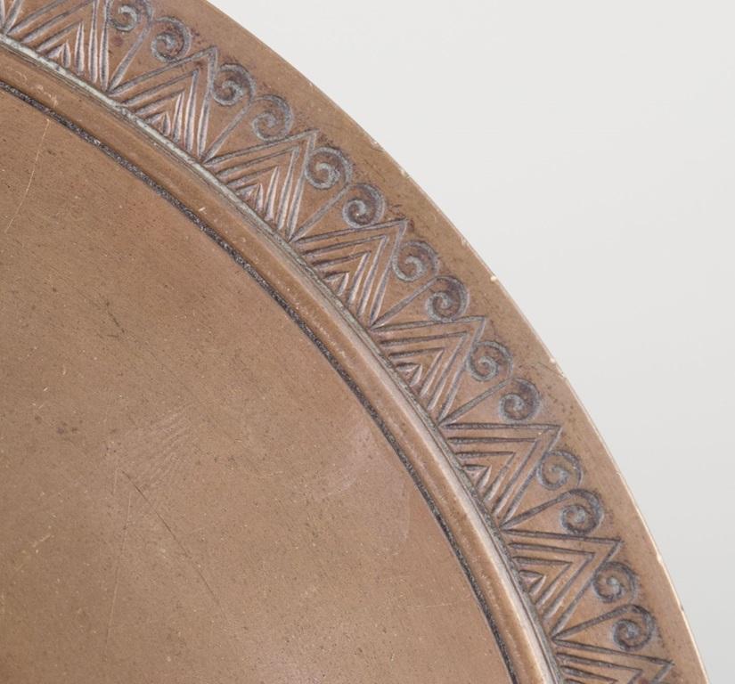 Danois Juste Andersen. Coupe circulaire Art Déco en bronze patiné. Ca. 1930 en vente
