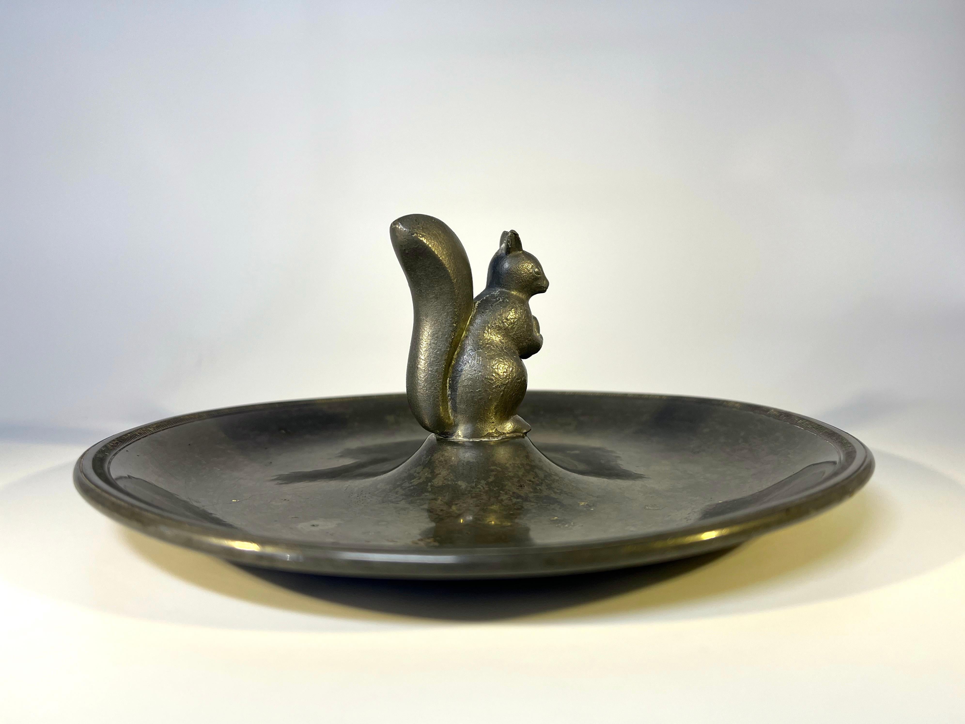 Just Andersen, Denmark 1930s Art Deco Pewter Squirrel Vide Poche #829 In Good Condition For Sale In Rothley, Leicestershire