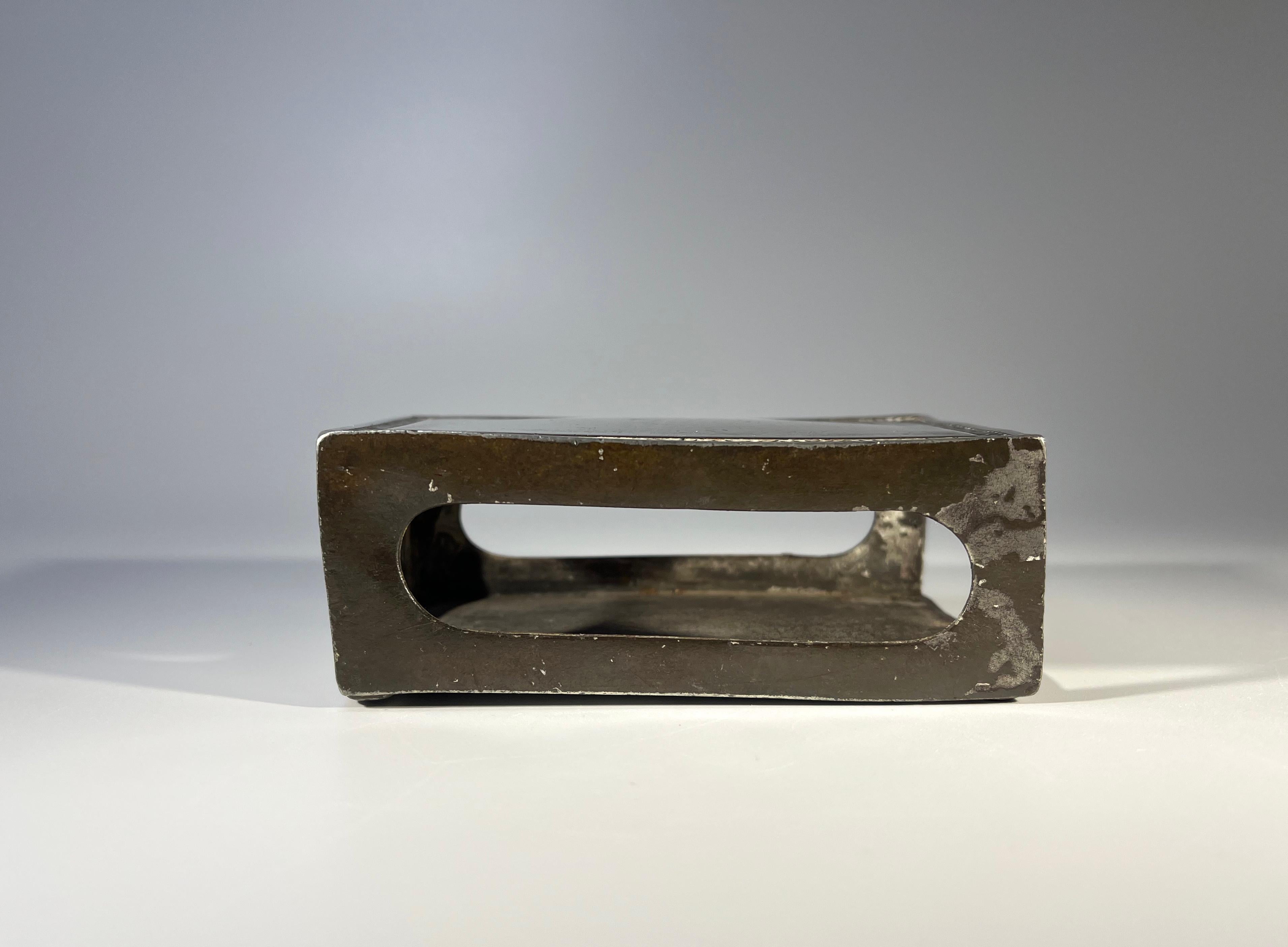 Just Andersen, Dänemark 1930er Jahre Art Deco Zinn Stilisierter Chevron passender Schachtelhalter  (Hartzinn) im Angebot