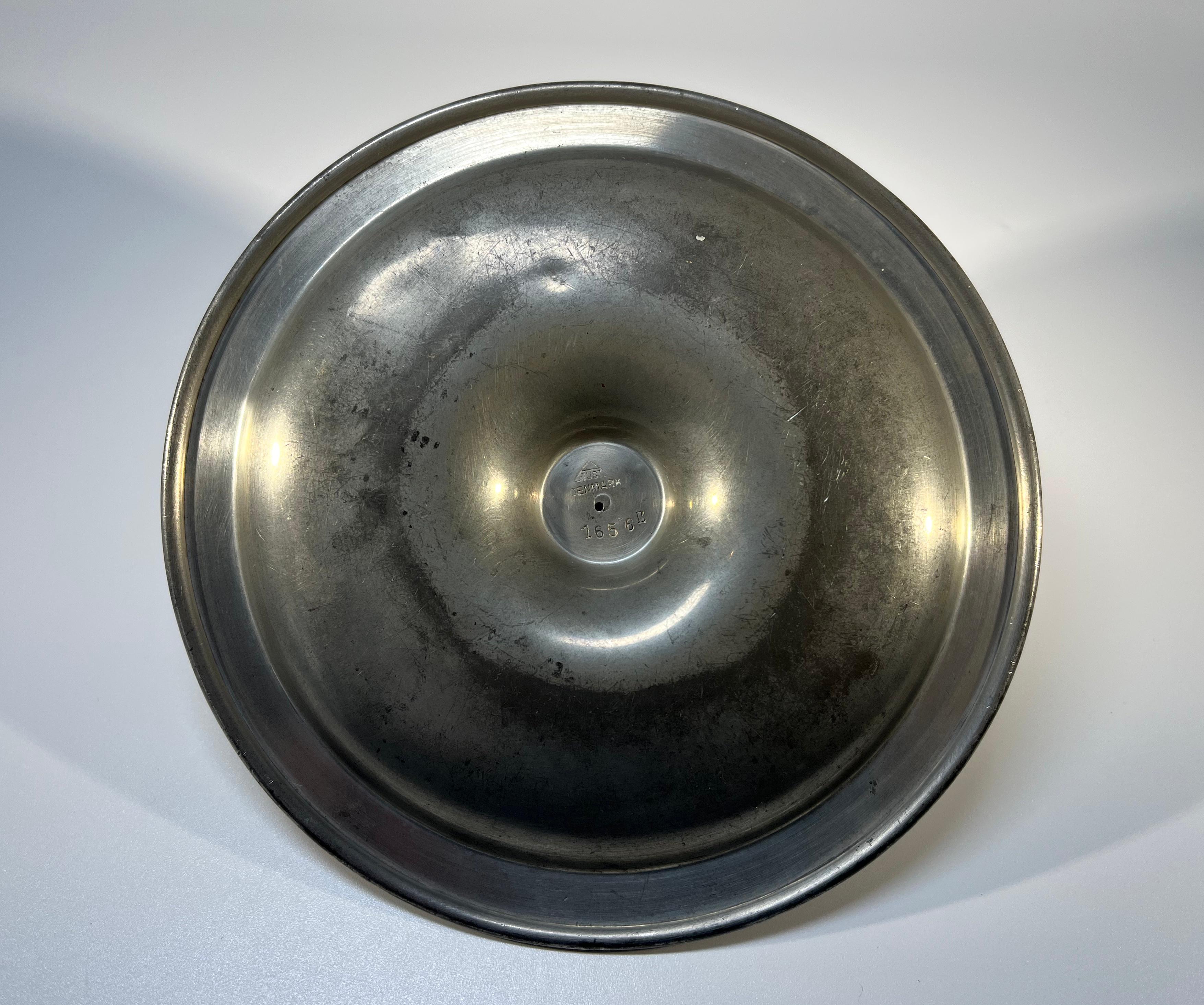 Just Andersen, Dänemark 1930er Jahre Art Deco Zinn Stilisierter Fisch Vide Poche #1656L (Gegossen) im Angebot