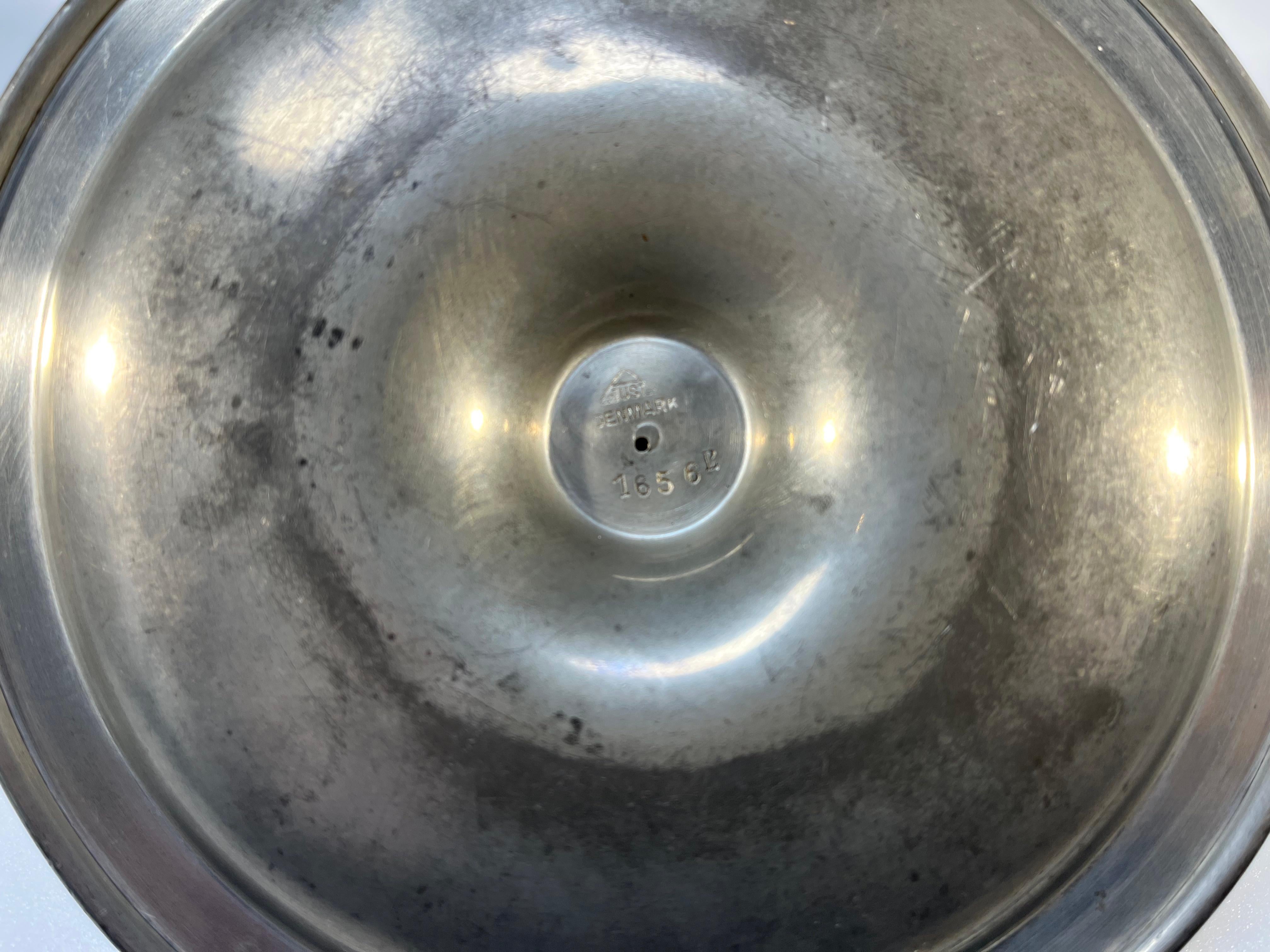 Just Andersen, Dänemark 1930er Jahre Art Deco Zinn Stilisierter Fisch Vide Poche #1656L im Zustand „Gut“ im Angebot in Rothley, Leicestershire