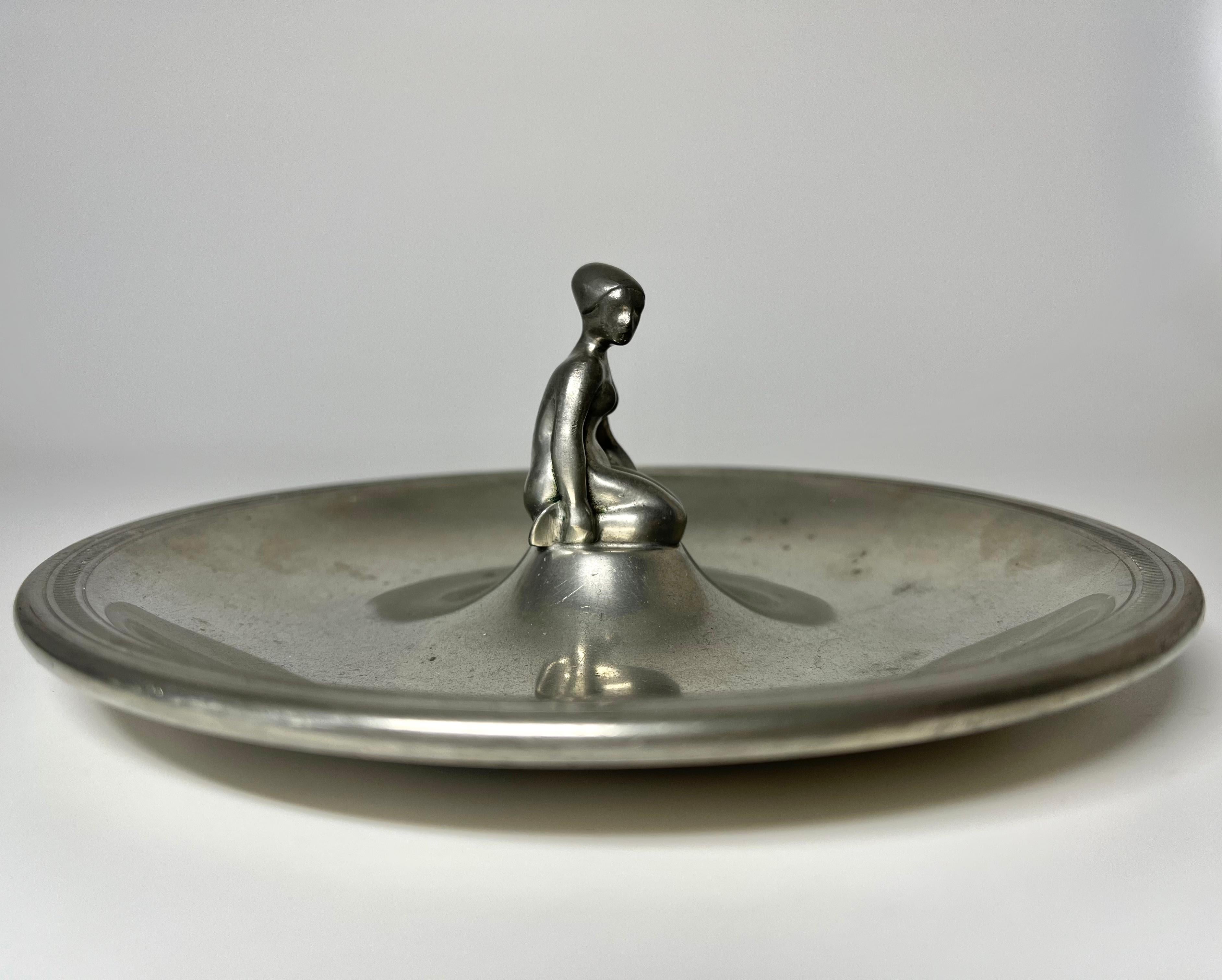 Just Andersen, Danemark 1930s Pewter Art Deco Woman Bathing Vide Poche #829C Bon état - En vente à Rothley, Leicestershire