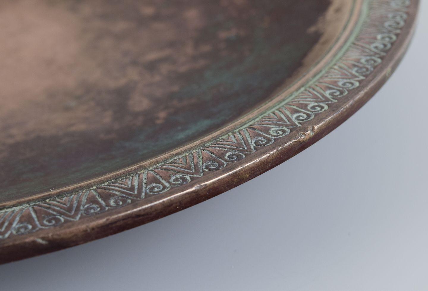 Inizio XX secolo Solo Andersen. Piatto in bronzo massiccio. Stile Art Deco. in vendita