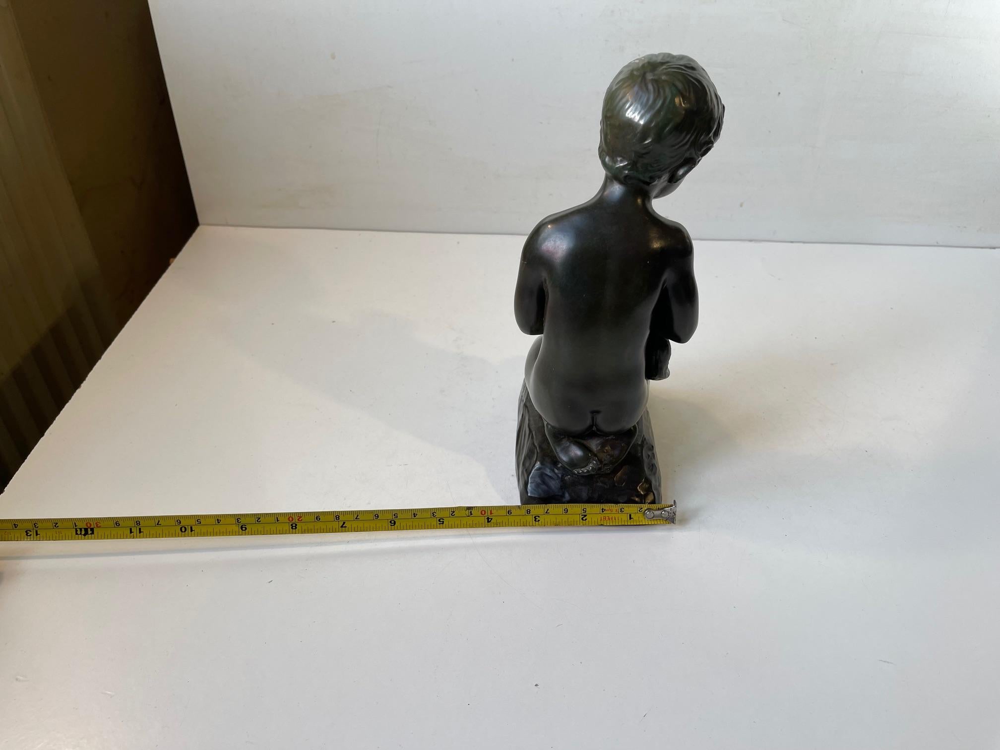 Sculpture Art Déco Just Andersen & E. Borch d'un garçon avec un chérubin, années 1940 en vente 2