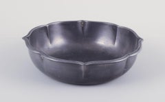 Just Andersen. Early and rare tin bowl. Elegant design with wavy rim. 1920s