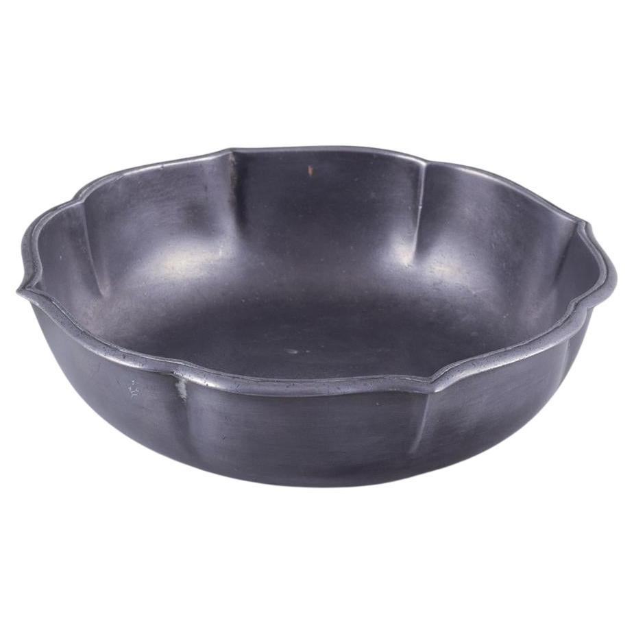 Just Andersen. Early and rare tin bowl. Elegant design with wavy rim. 1920s For Sale