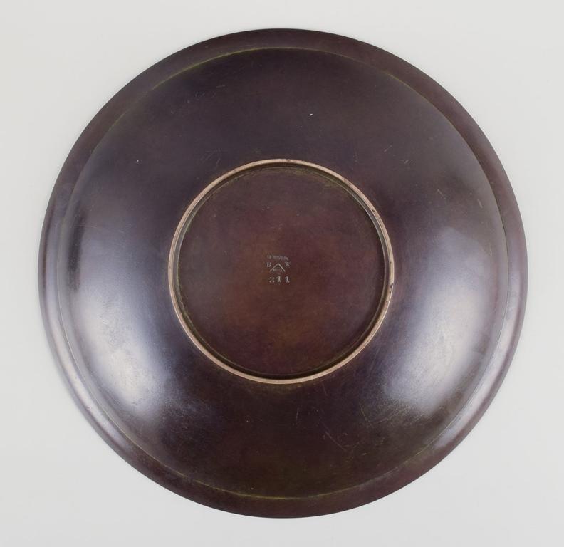 Mid-20th Century Just Andersen. Large circular Art Deco bowl in patinated bronze. 1930s For Sale