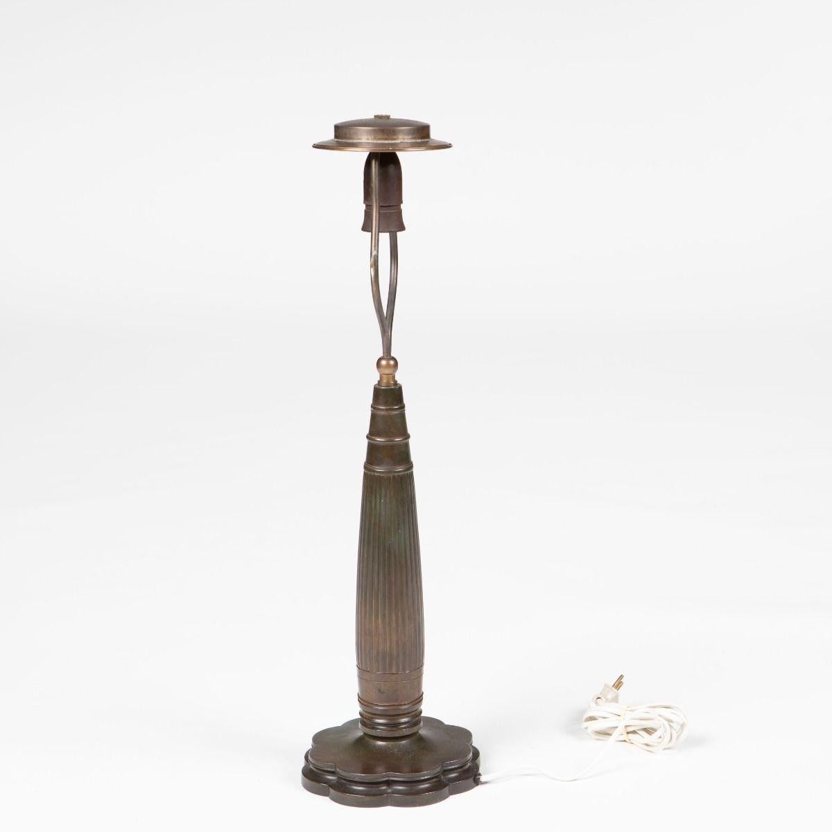 Just Andersen - Pareja De Lámparas De Mesa Art Decó De Metal Modelo 1857 en venta 6