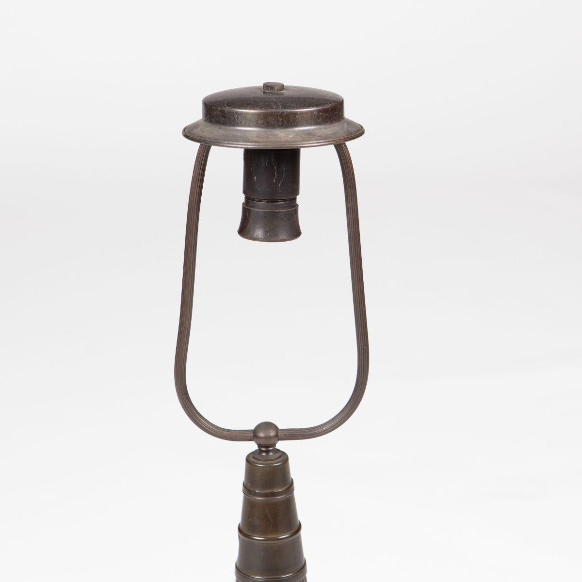 Just Andersen - Pareja De Lámparas De Mesa Art Decó De Metal Modelo 1857 en Bueno estado para la venta en Kastrup, DK