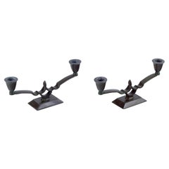 Just Andersen, Paar zweiarmige Kerzenständer im Art-Déco-Stil aus Metall „disko“.