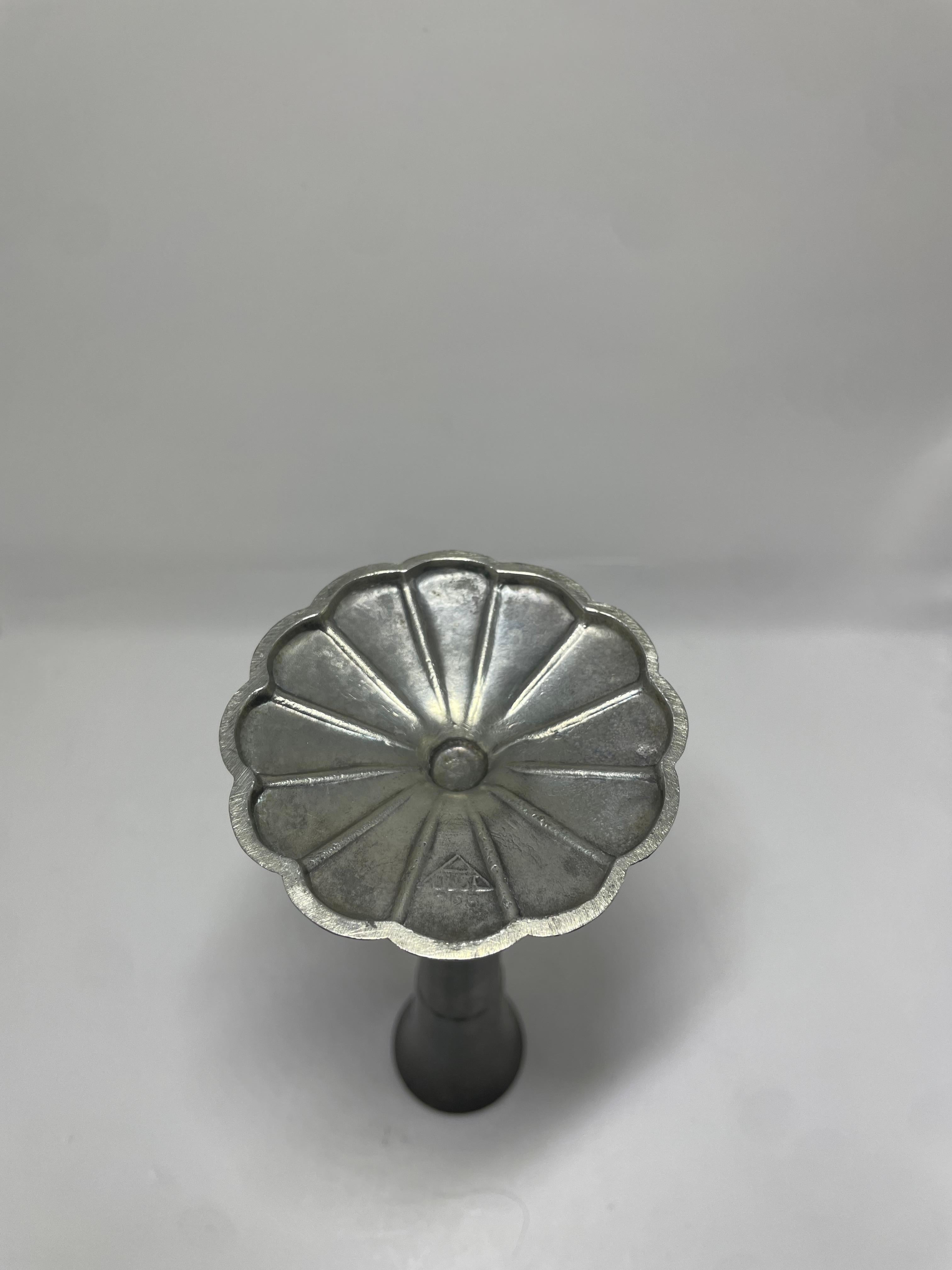 Danese Just Andersen Vaso in peltro Art Deco con base scanalata, Danimarca, anni '30 in vendita