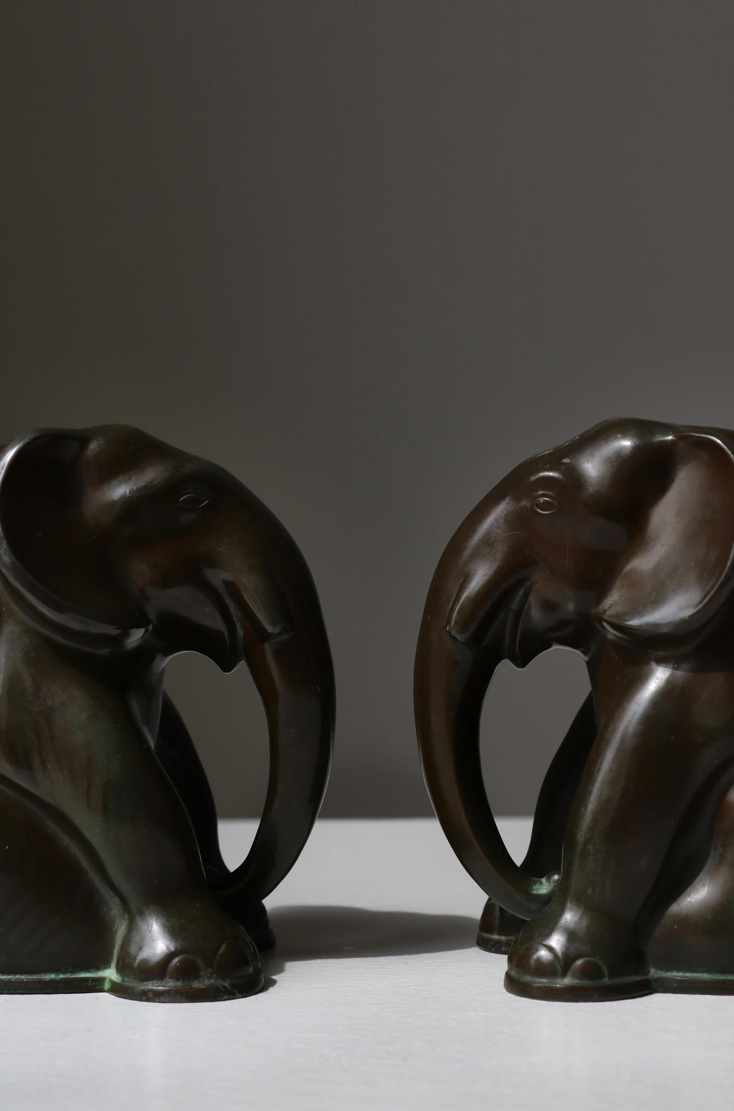 Mid-20th Century Just Andersen Set of Art Deco Elephant Bookends Disko Metal Model 165, 1930s For Sale