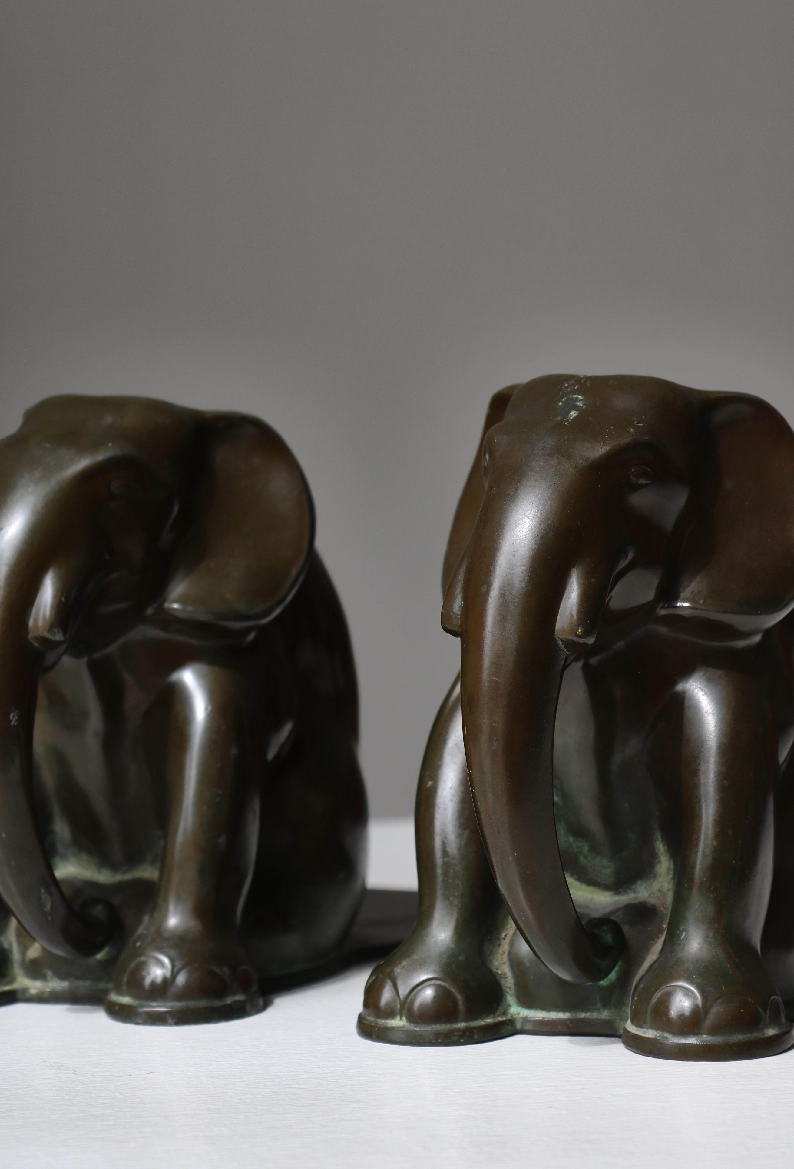 Just Andersen Set of Art Deco Elephant Bookends Disko Metal Model 165, 1930s For Sale 1