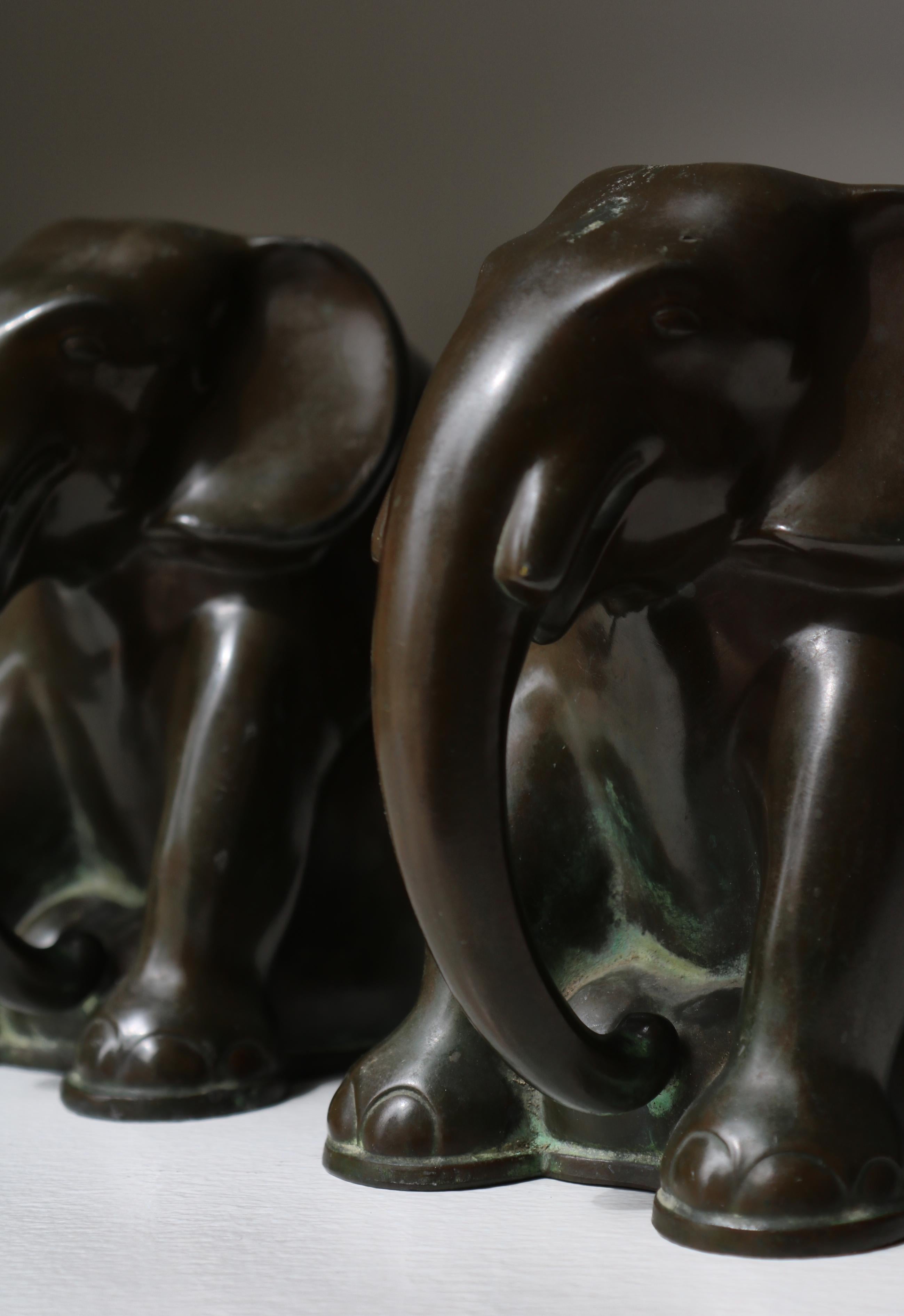 Just Andersen Set of Art Deco Elephant Bookends Disko Metal Model 165, 1930s For Sale 2
