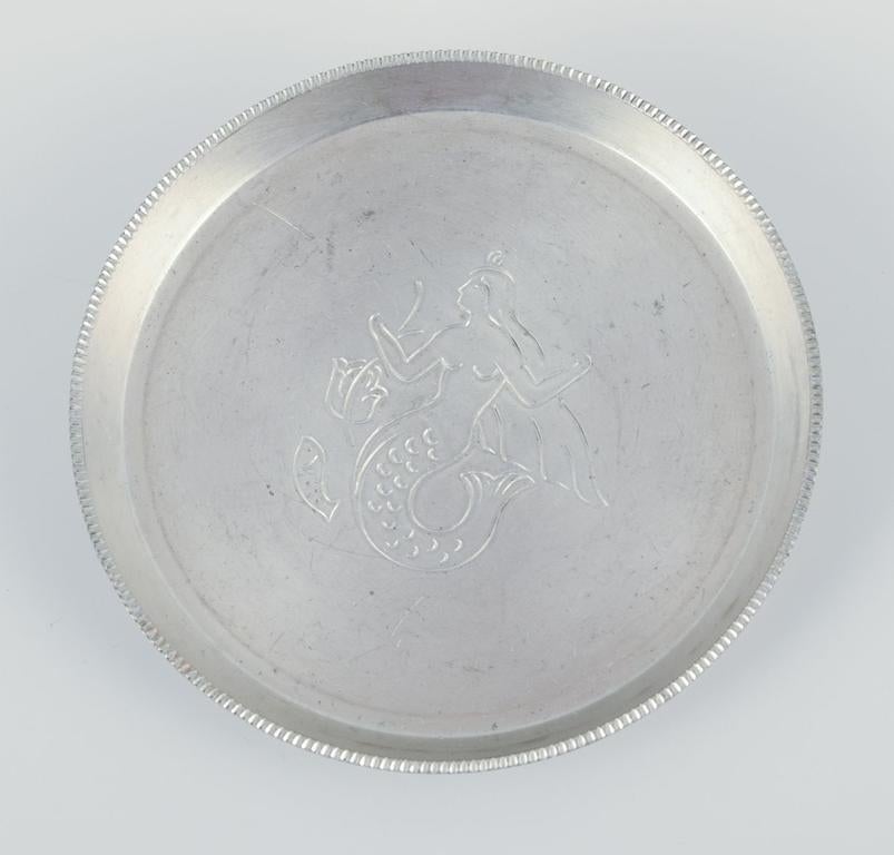 Metà XX secolo Just Andersen, set di quattro vassoi in vetro peltro. Bordo scanalato. 1930s in vendita