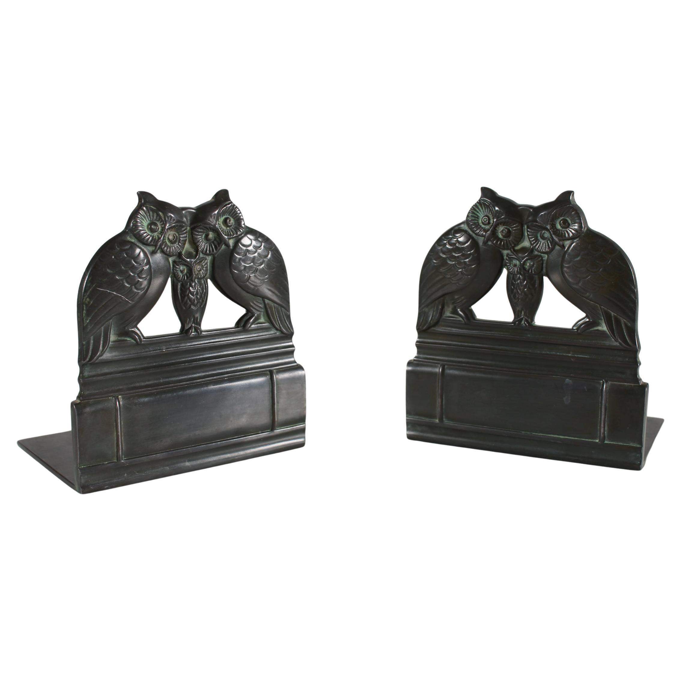 Just Andersen Set of Two Bookends with Owls no 2254 of Disco Metal Denmark 1930s en vente