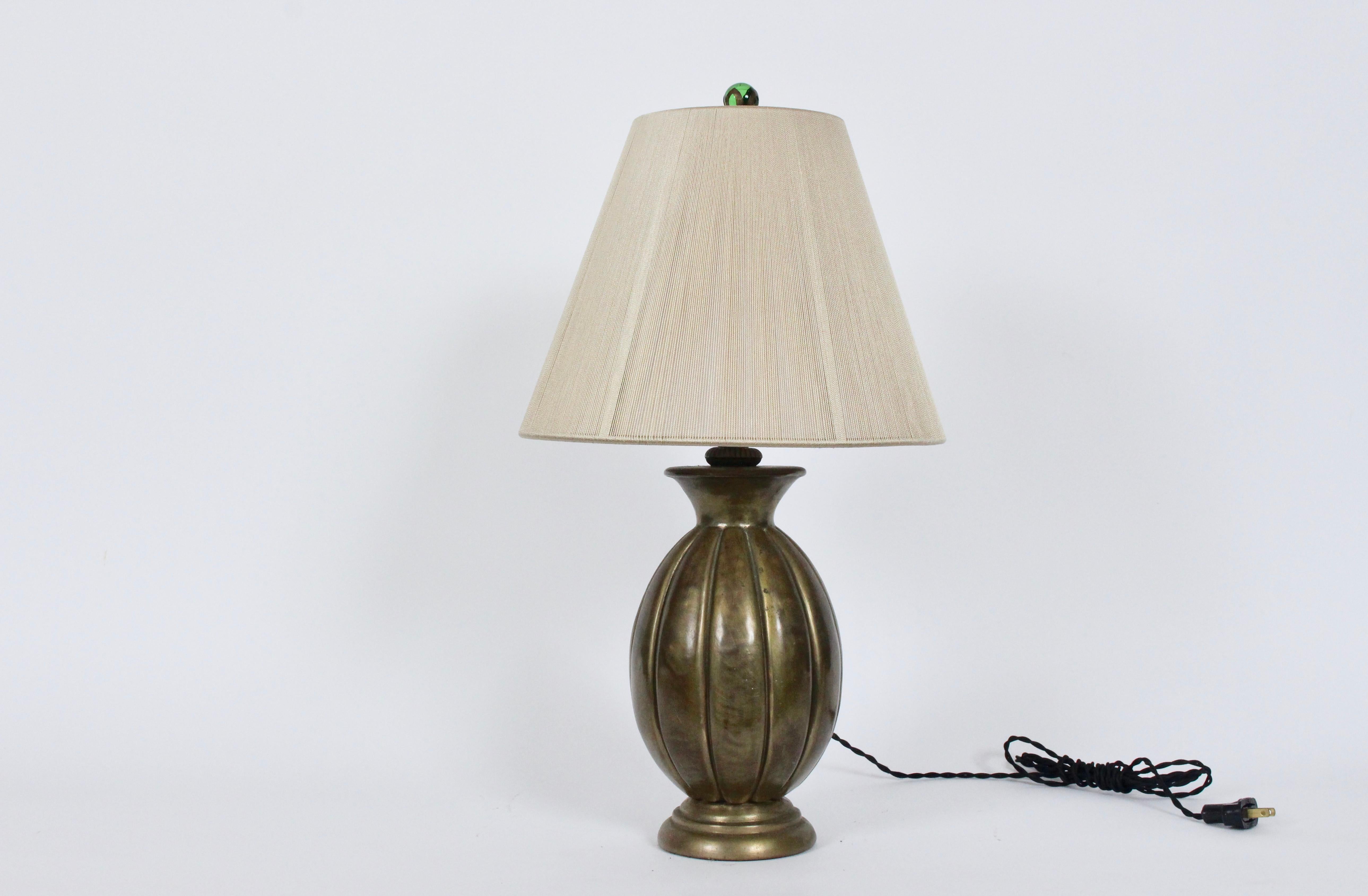 Art déco Lampe de table en bronze de style Just Andersen, datant d'environ 1940 en vente